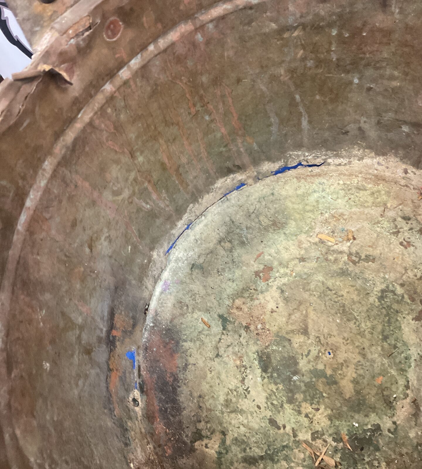 Large antique copper cauldron - Image 2