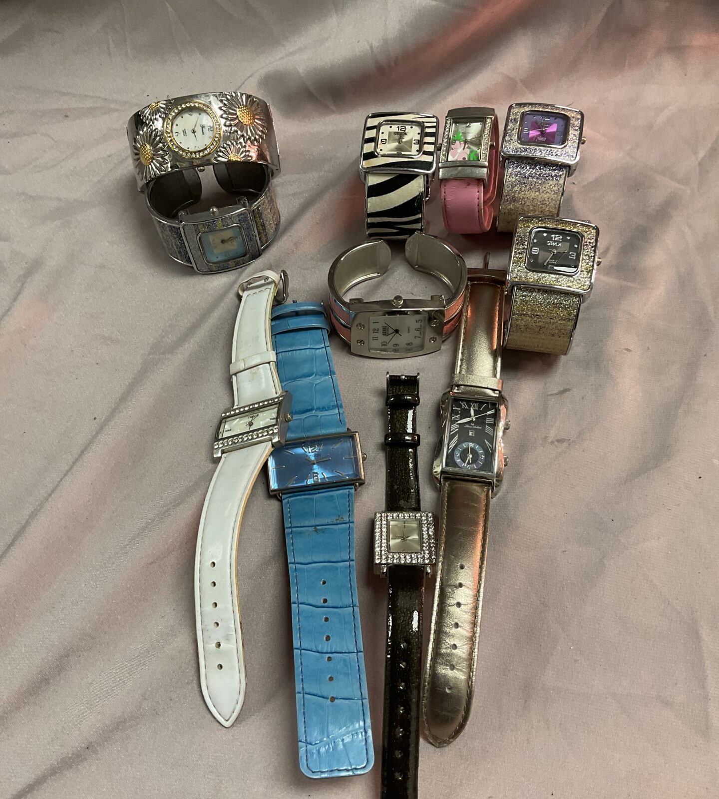 Tray of assorted bracelet and wristwatches