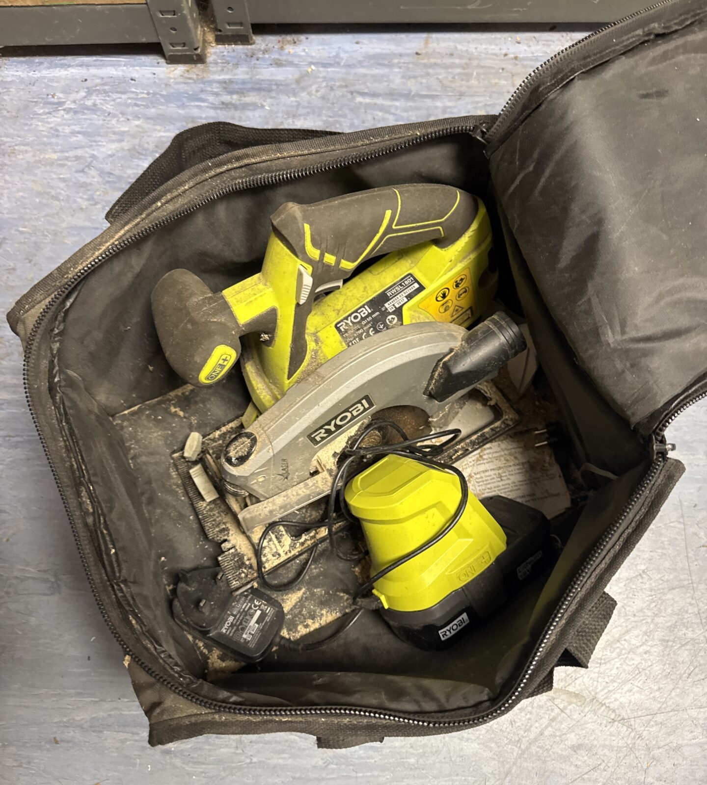 Ryobi one+ cordless circular saw with battery & charger - untested