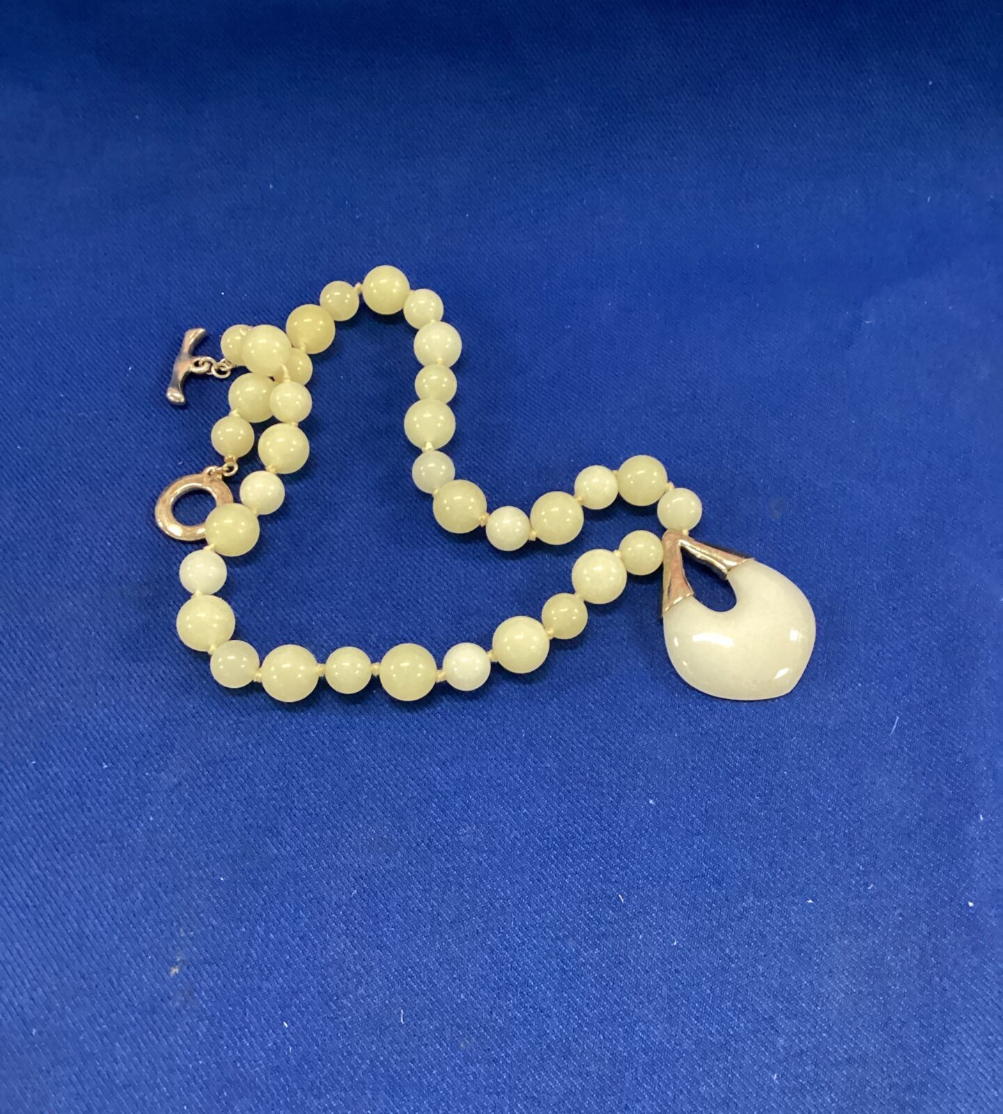 Chunky jade bead necklace