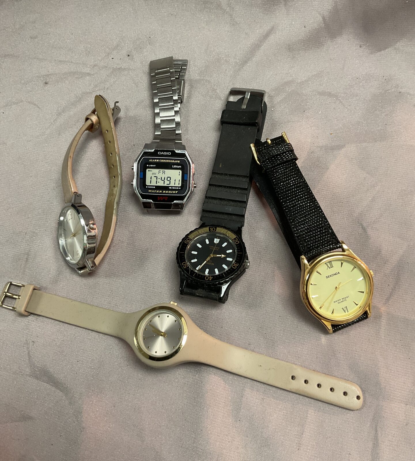 Five wristwatches inc Casio digital watch working