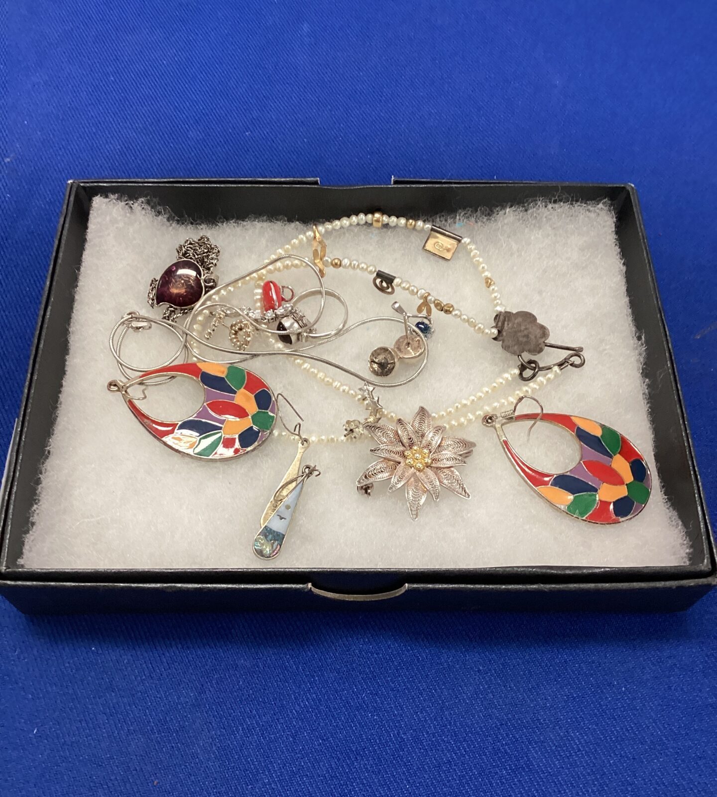 Small box of jewellery inc silver