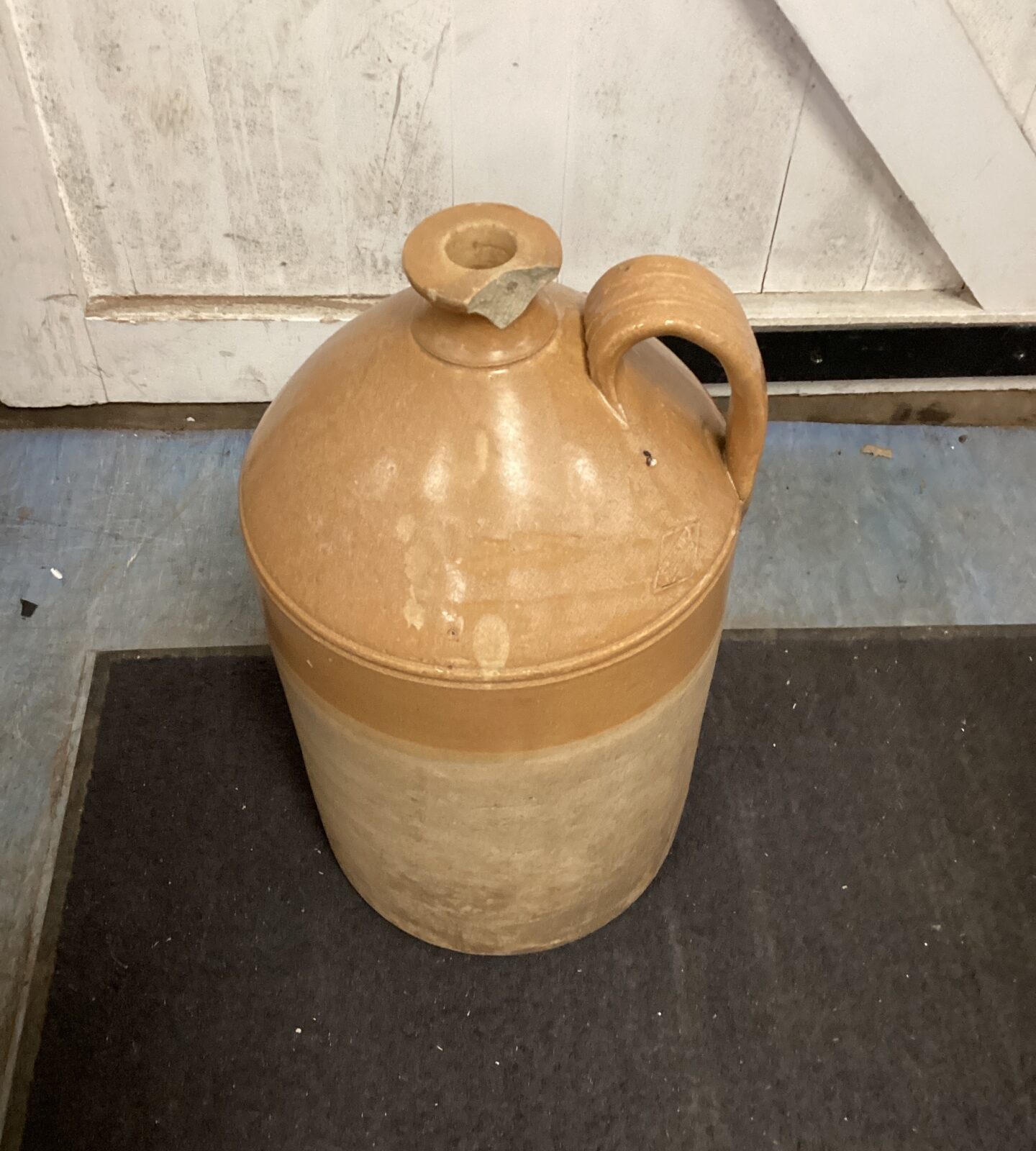 Large flagon