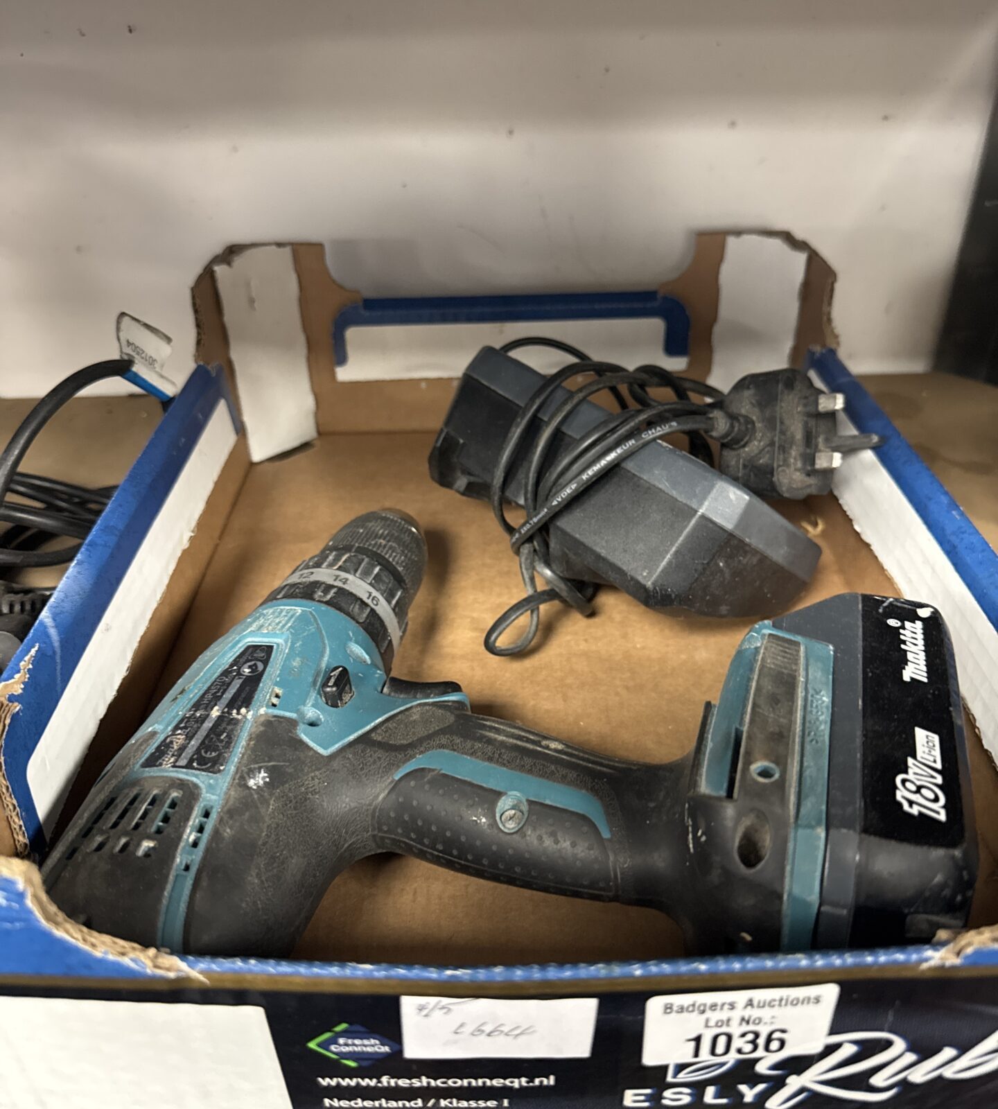 Makita cordless drill with charger - untested