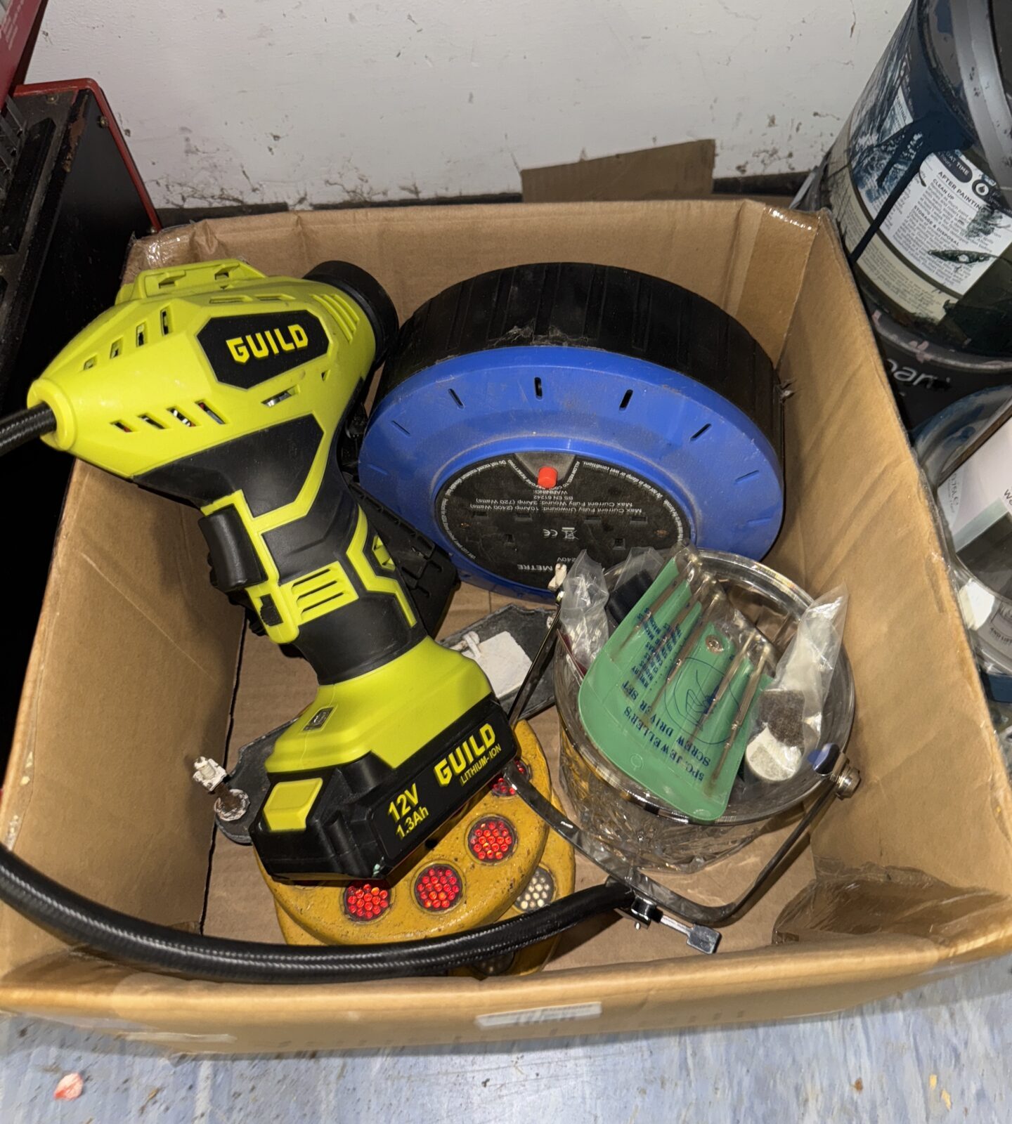 Selection of garage clearance items inc guild 12v tyre inflator - untested