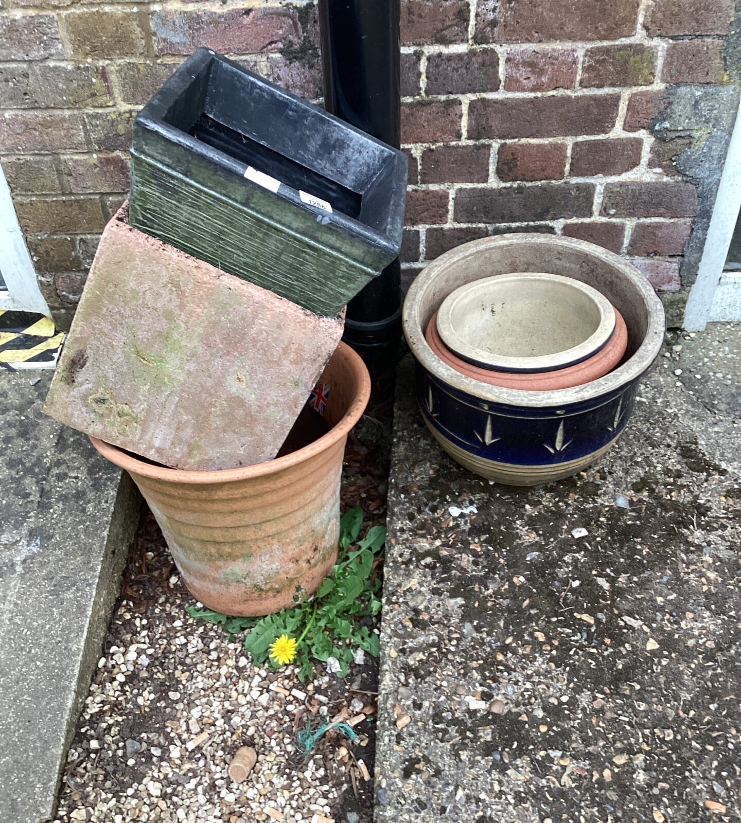 Six garden plant pots
