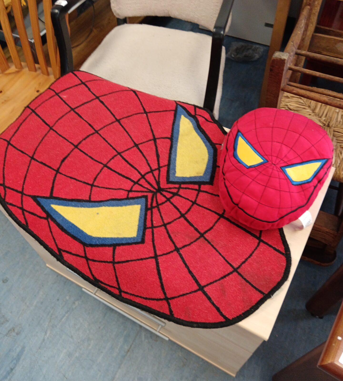 Spiderman floor mat & cushion
