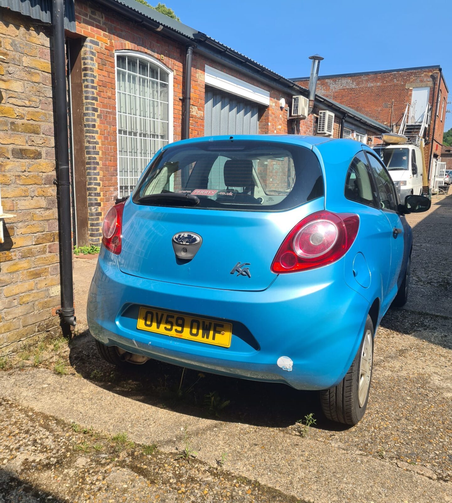 Ford KA Studio  1242cc 2009  mot nov 30th  £30 road tax ulez exempt 51 kW 93k miles Some Service history - Image 3