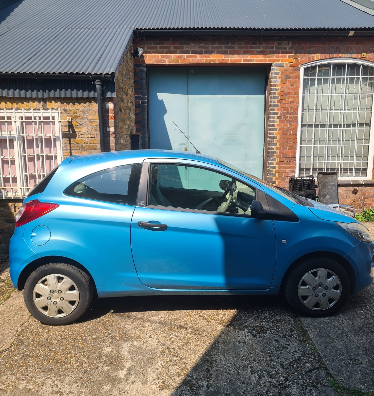Ford KA Studio  1242cc 2009  mot nov 30th  £30 road tax ulez exempt 51 kW 93k miles Some Service history - Image 4