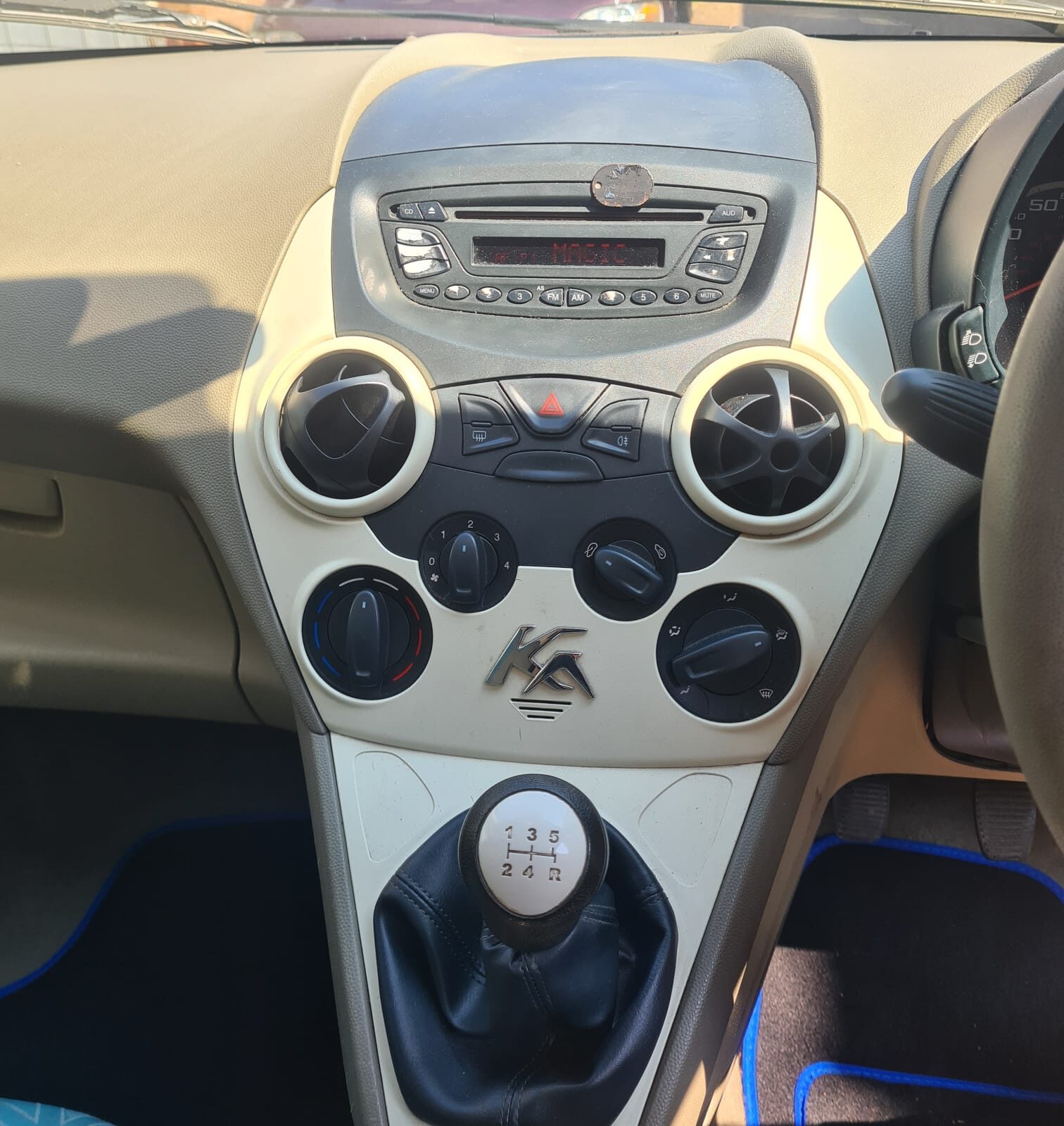 Ford KA Studio  1242cc 2009  mot nov 30th  £30 road tax ulez exempt 51 kW 93k miles Some Service history - Image 19