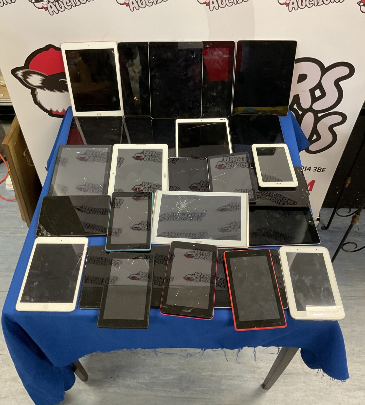 Quantity of mixed tablets inc apple, lenovo and nexus