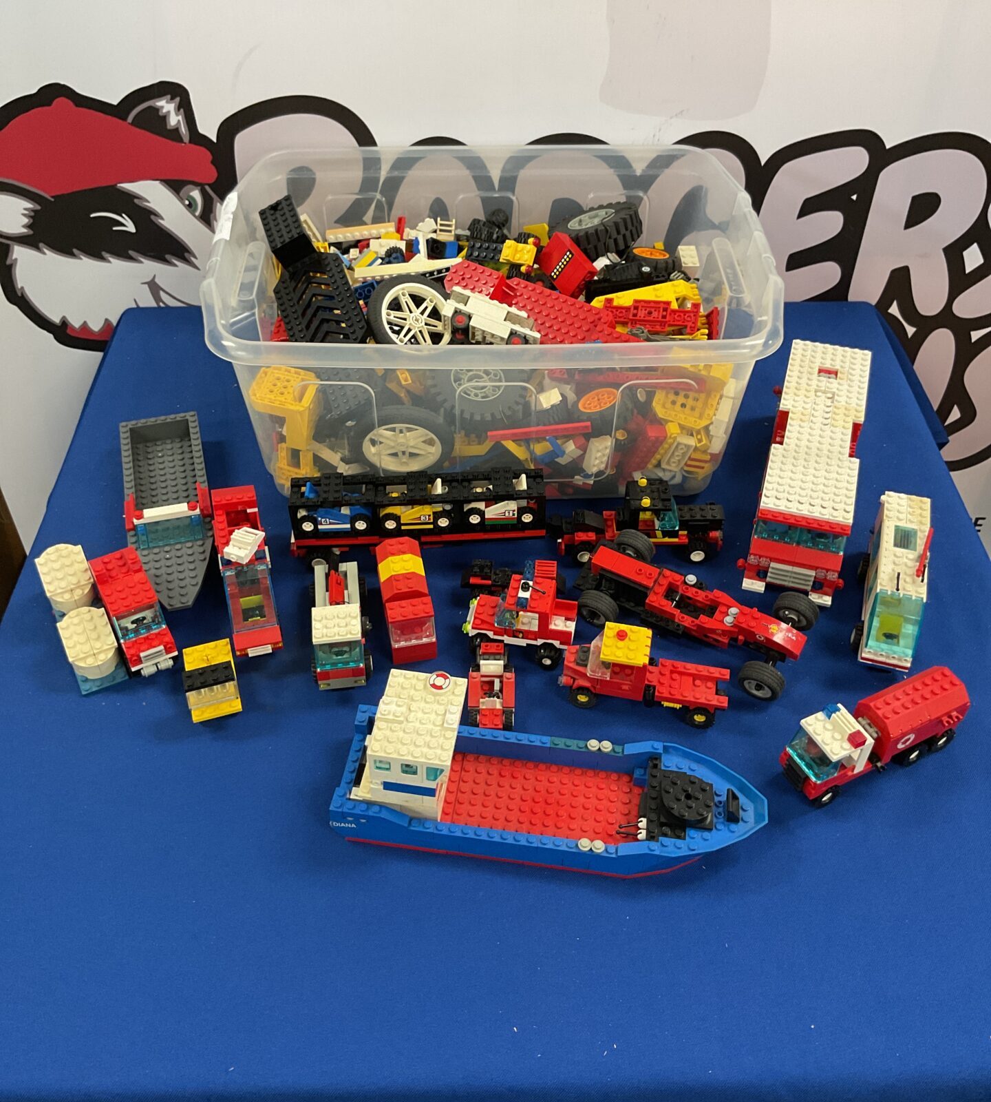 Selection of mixed vintage Lego inc quantity of vehicles and parts