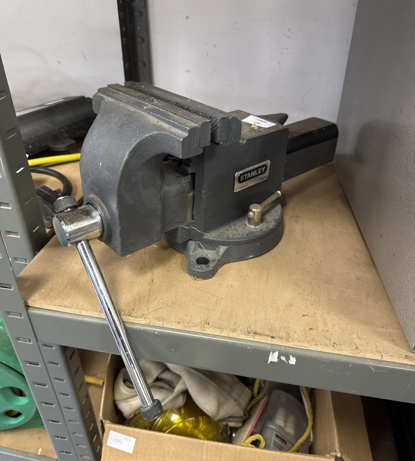 Stanley 83-068 6” bench vice