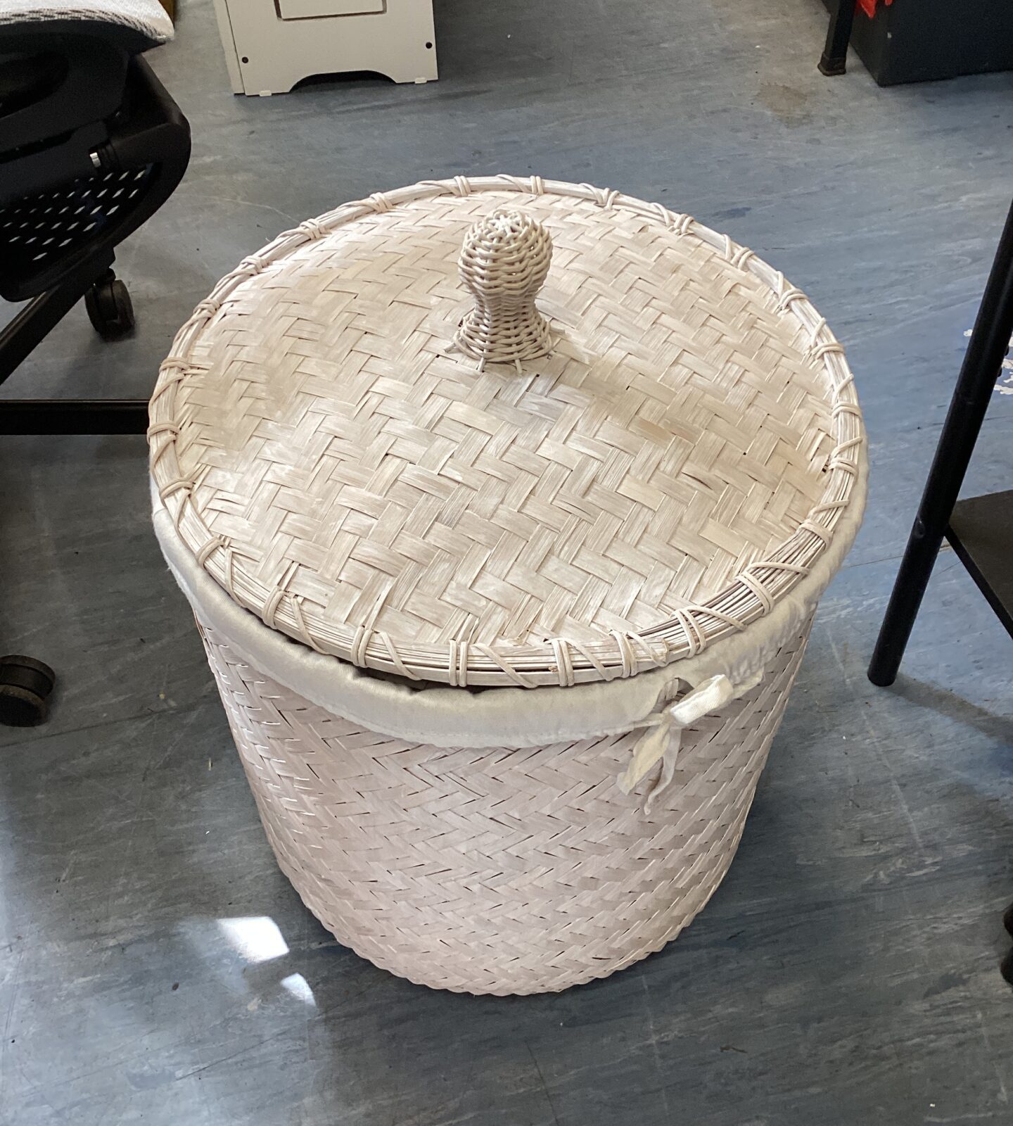Wicker wash basket