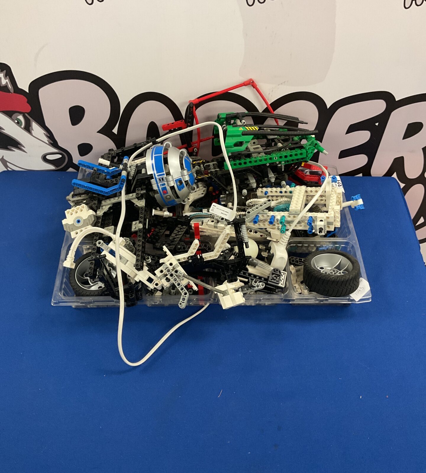 Tray of mixec lego inc mindstorm r2d2