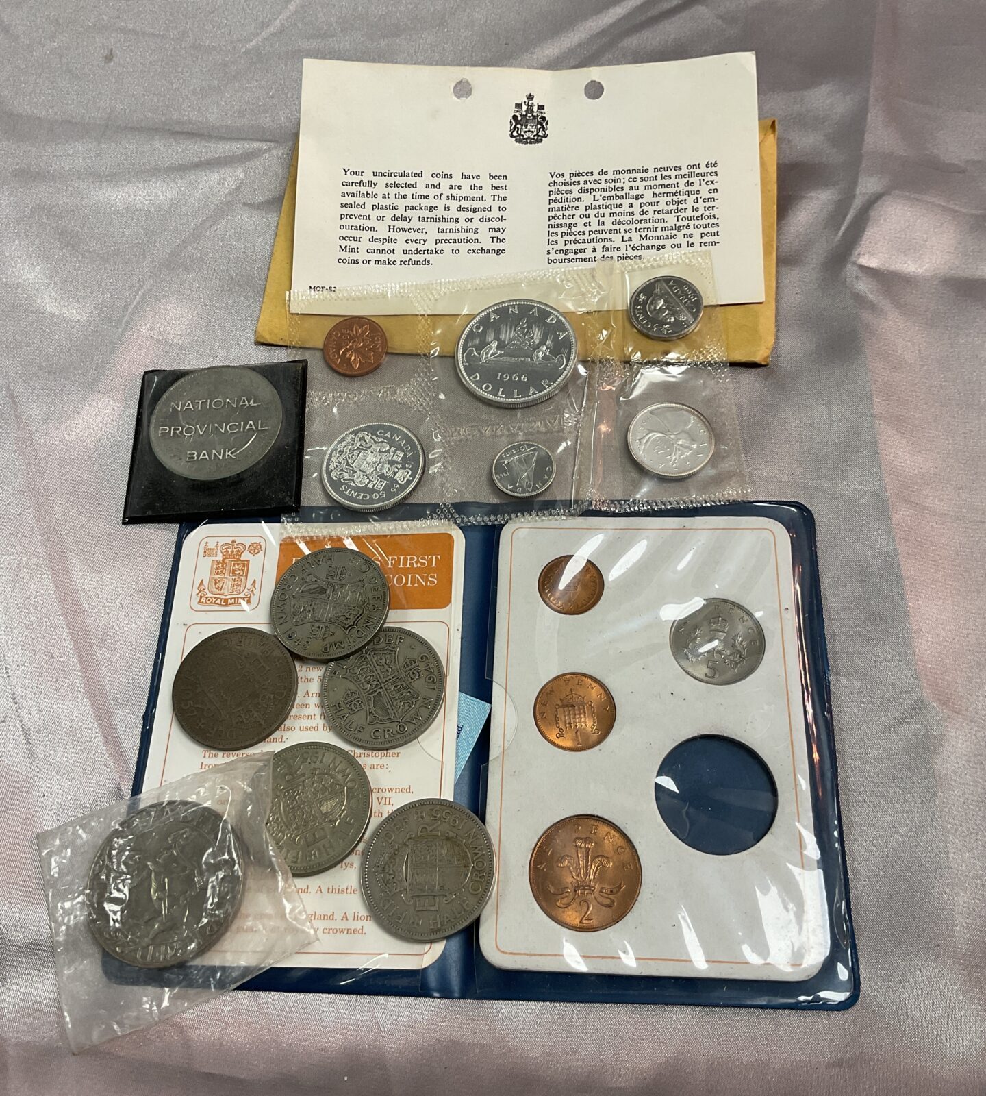 Small collection of assorted coins Inc uncirculated Canadian Coin set