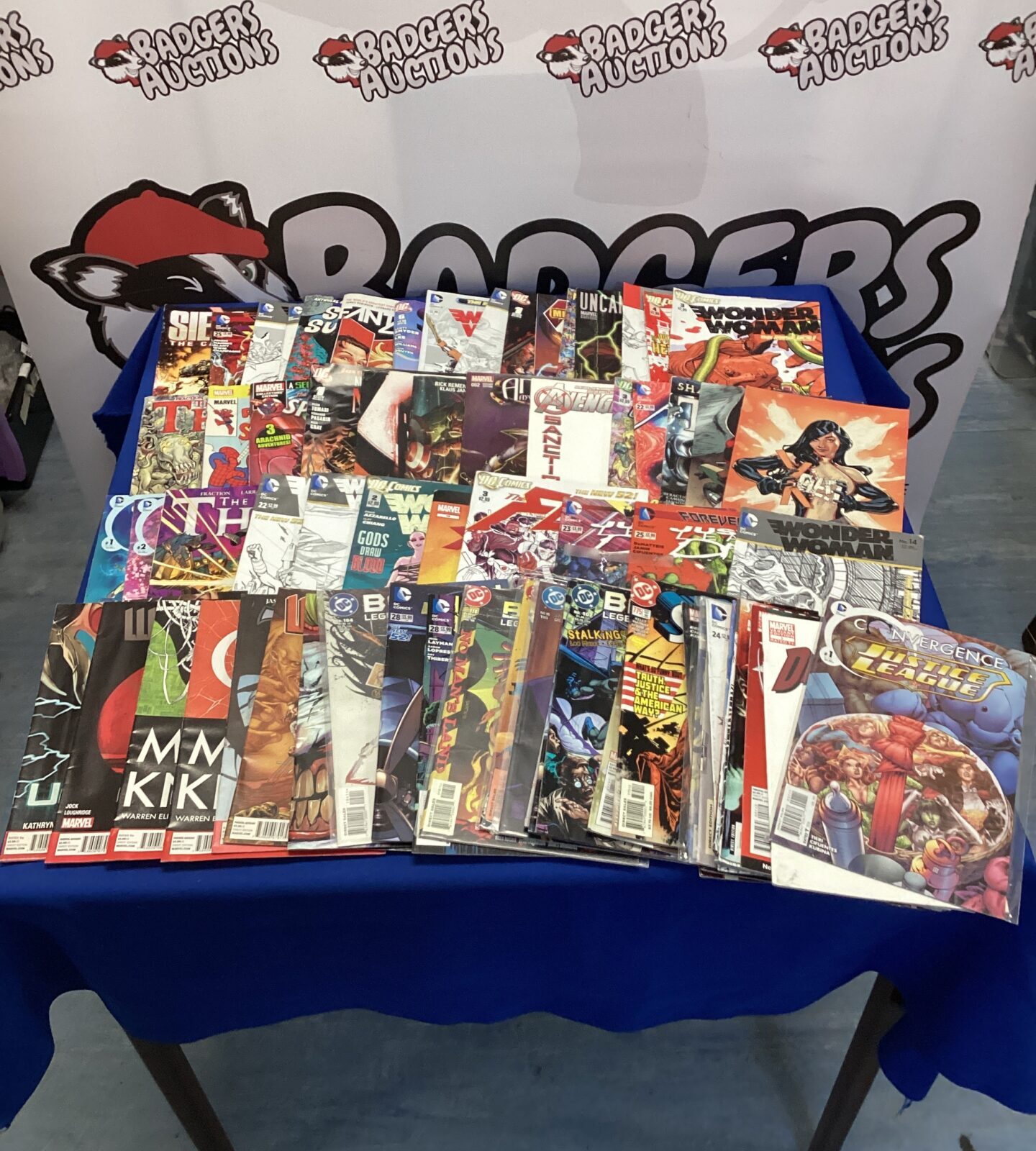 Quantity of Marvel & DC Comics inc spiderman
