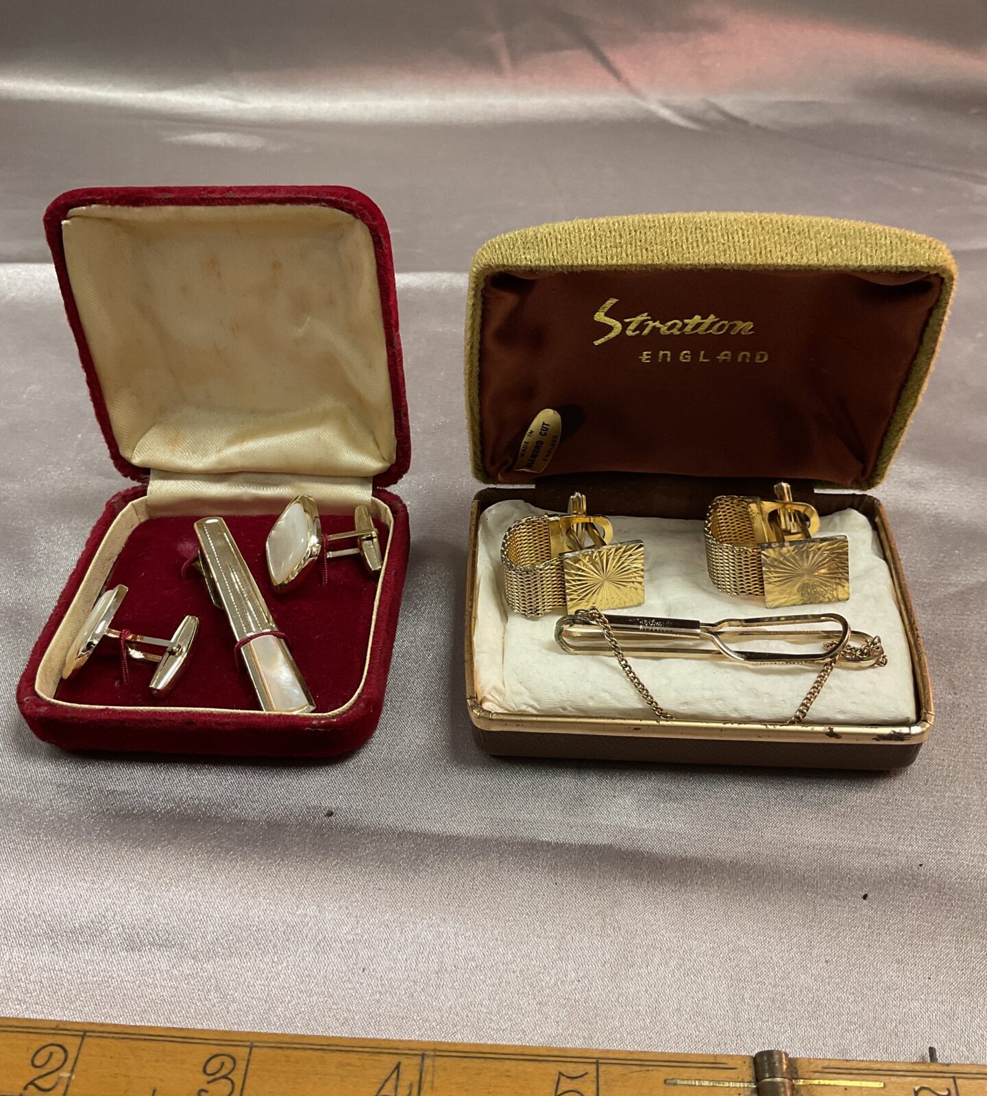 Two pairs Cufflinks and tie clips