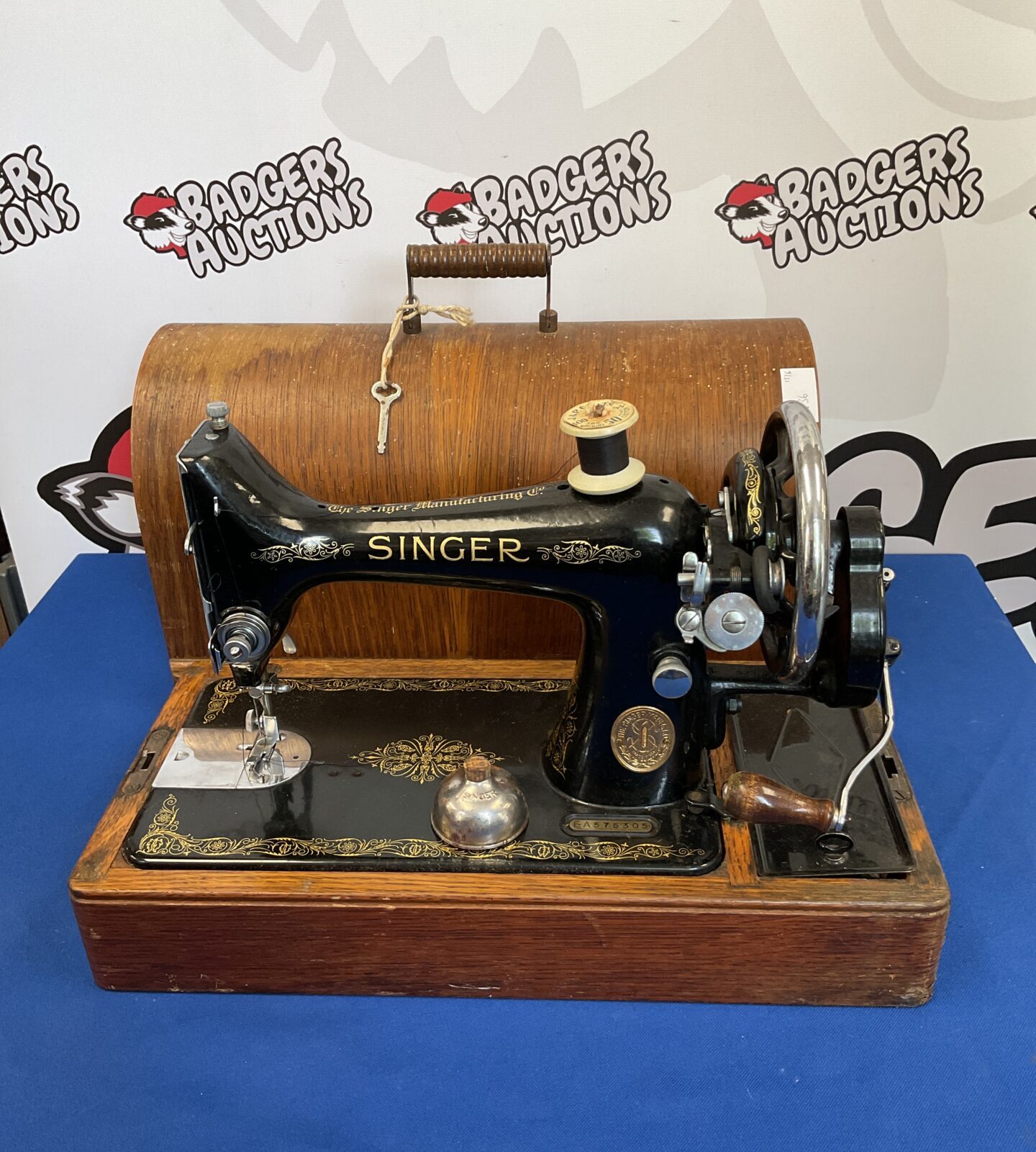 Vintage singer ea575305 sewing machine
