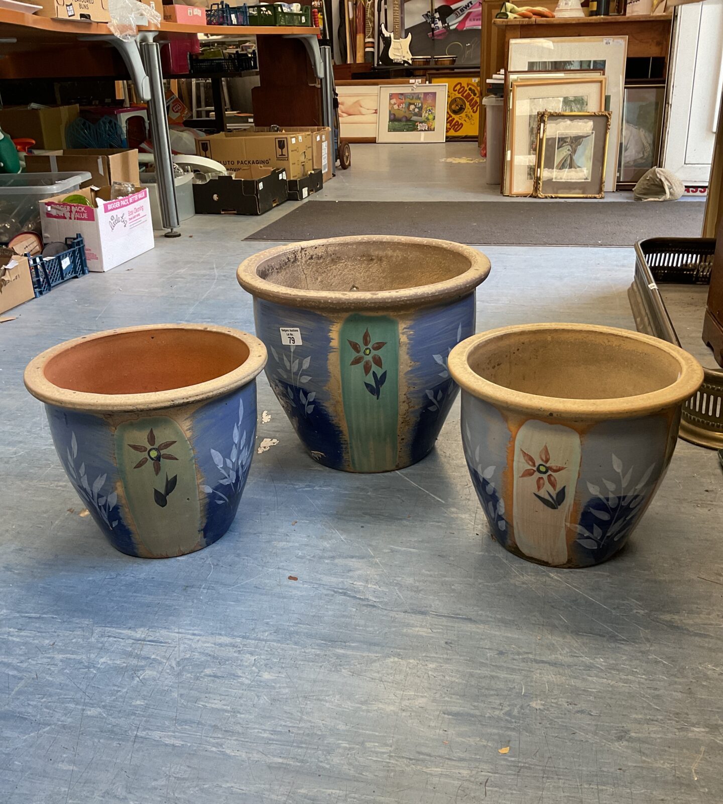 Set of 3 large matching plant pots