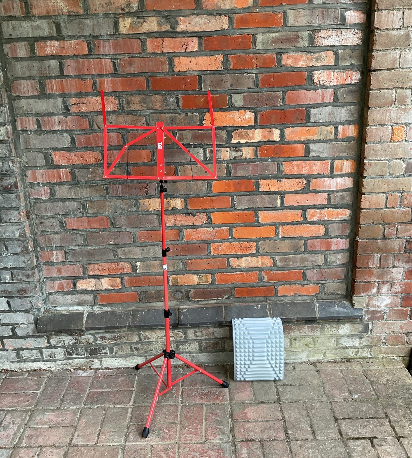 Red TDI sheet music stand & violinist foot rest