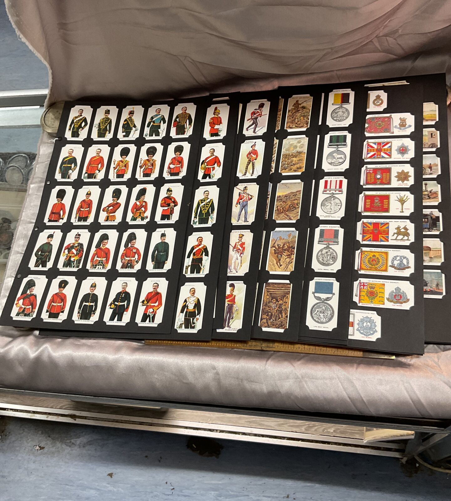 500 Military and transporrt, medals reproduction cigarette cards card collectors society