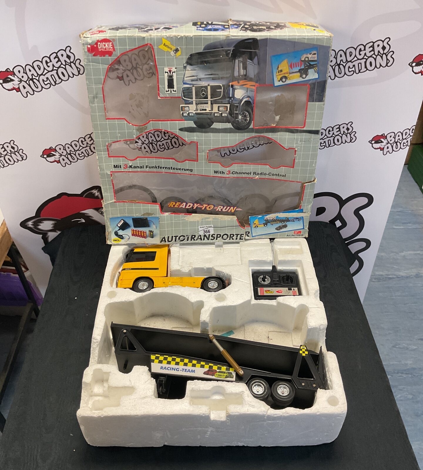 Dickie autotransport truck with 3 channel radio control, missing 2 cars