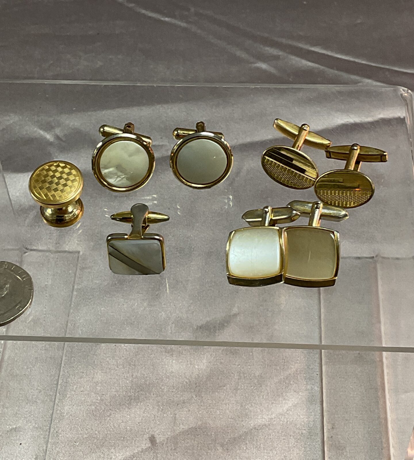 Tray assorted cufflinks