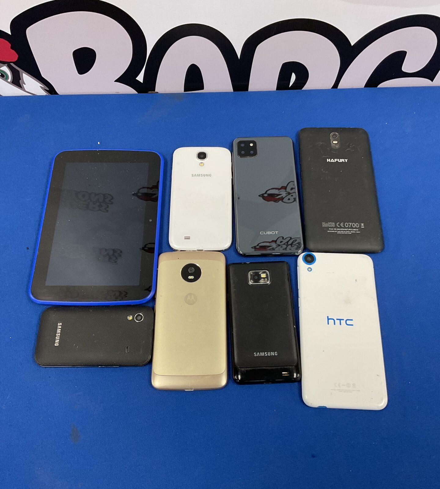 Bundle of mobile phones including samsung