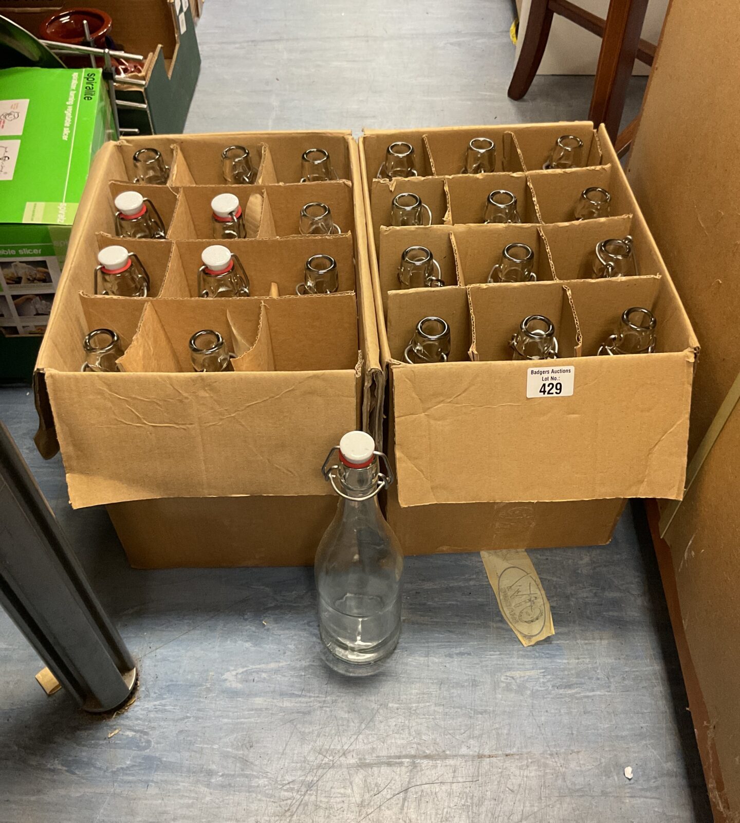 24 reusable, sealable glass bottles