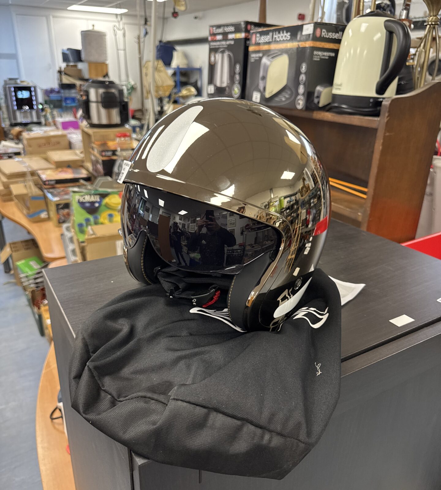 Ls2 open faced motorcycle helmet size M - appears little use if any, has light cosmetic marks