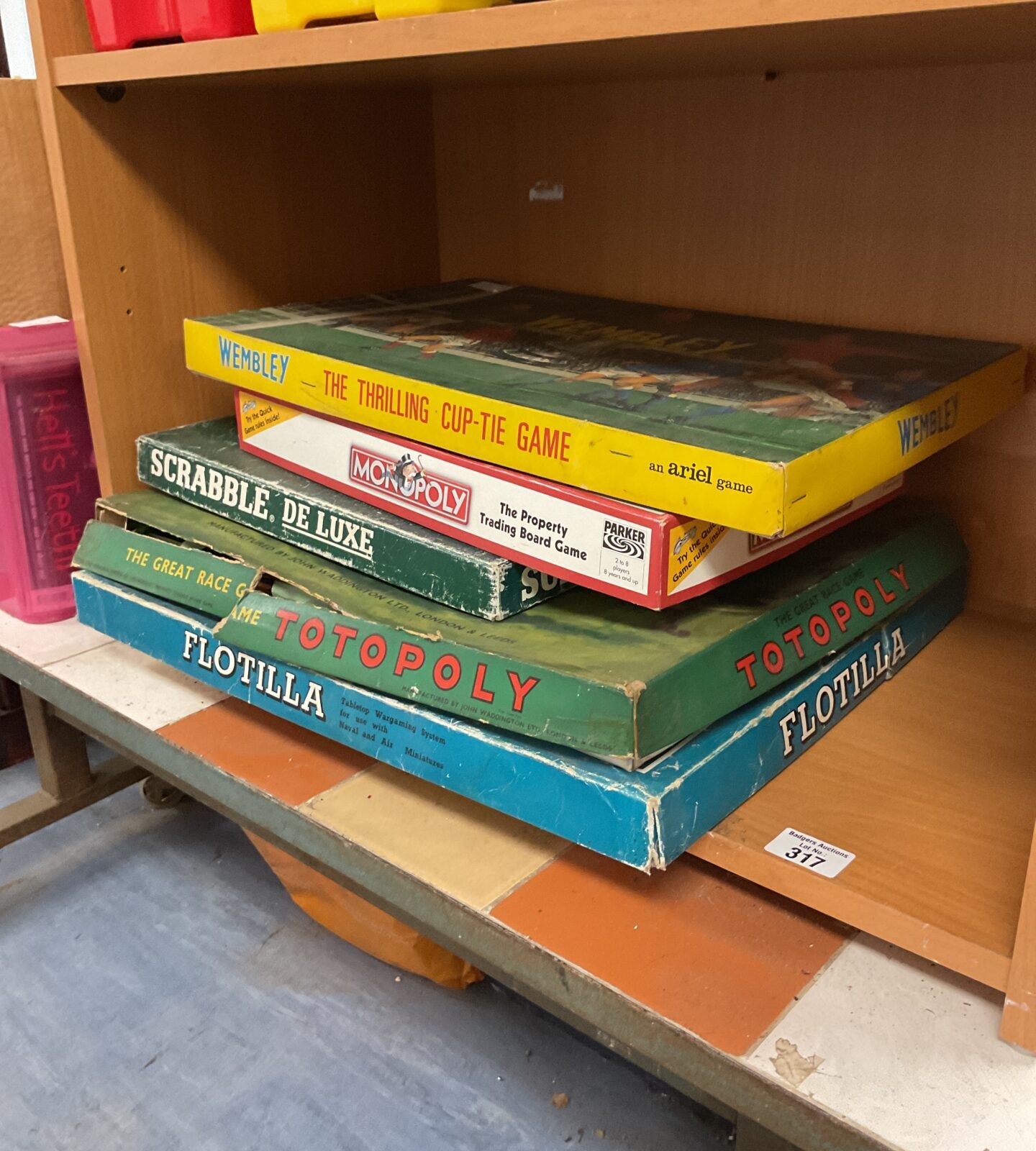 Large selection of mixed vintage board games inc totopoly, wembley and scrabble deluxe