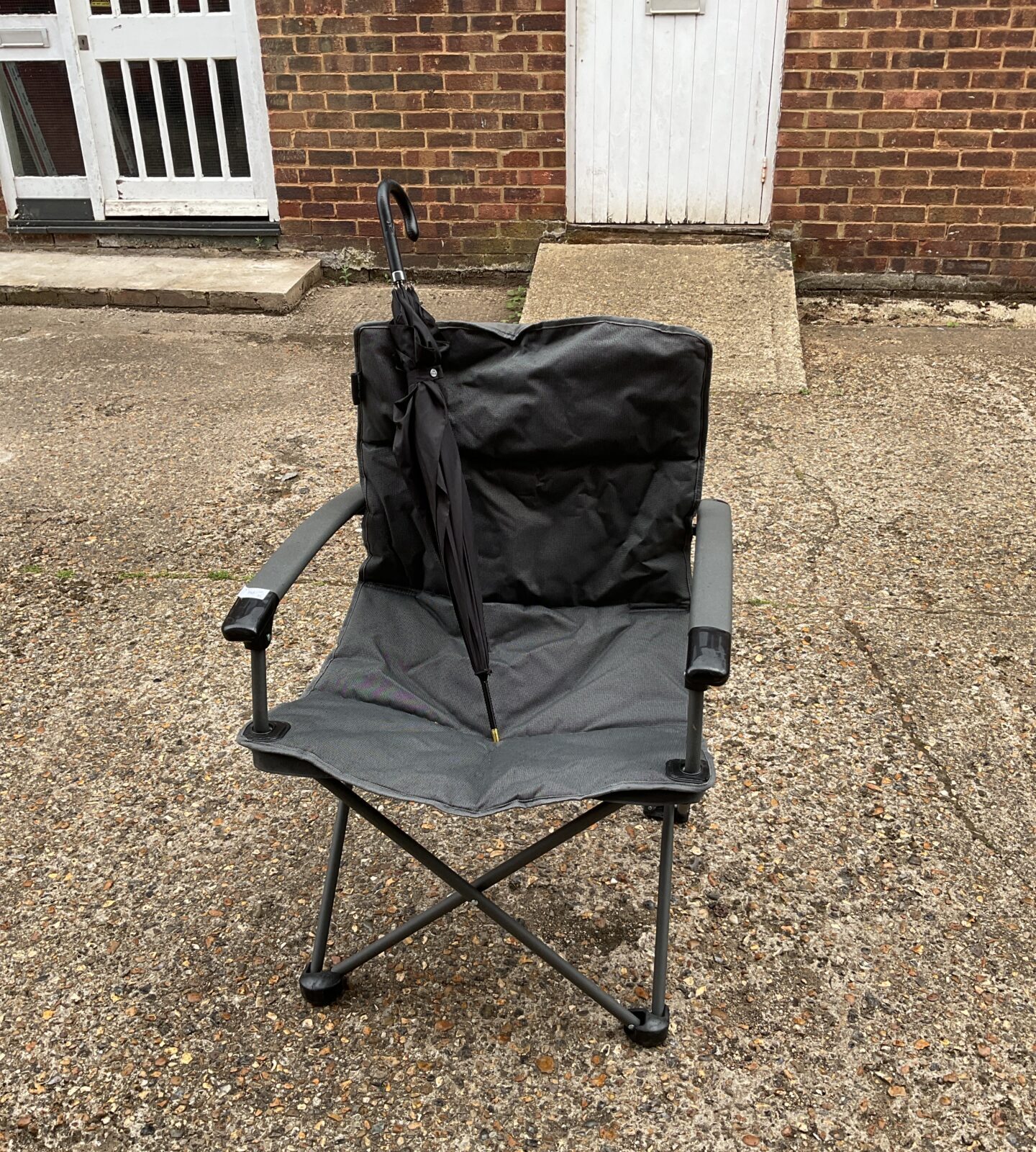Vango camping chair & umbrella