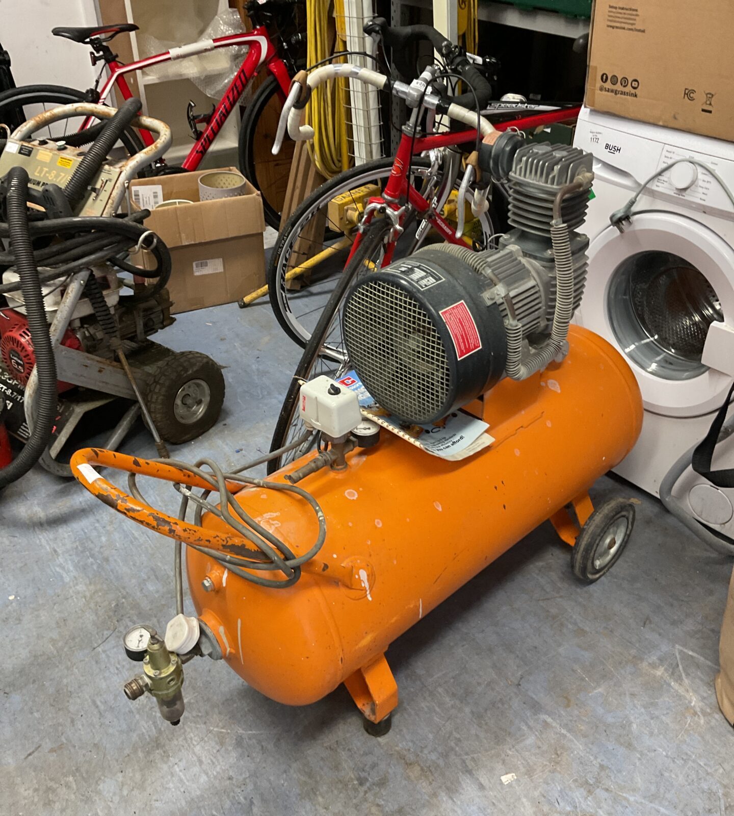 Kaeser 100l air compressor working
