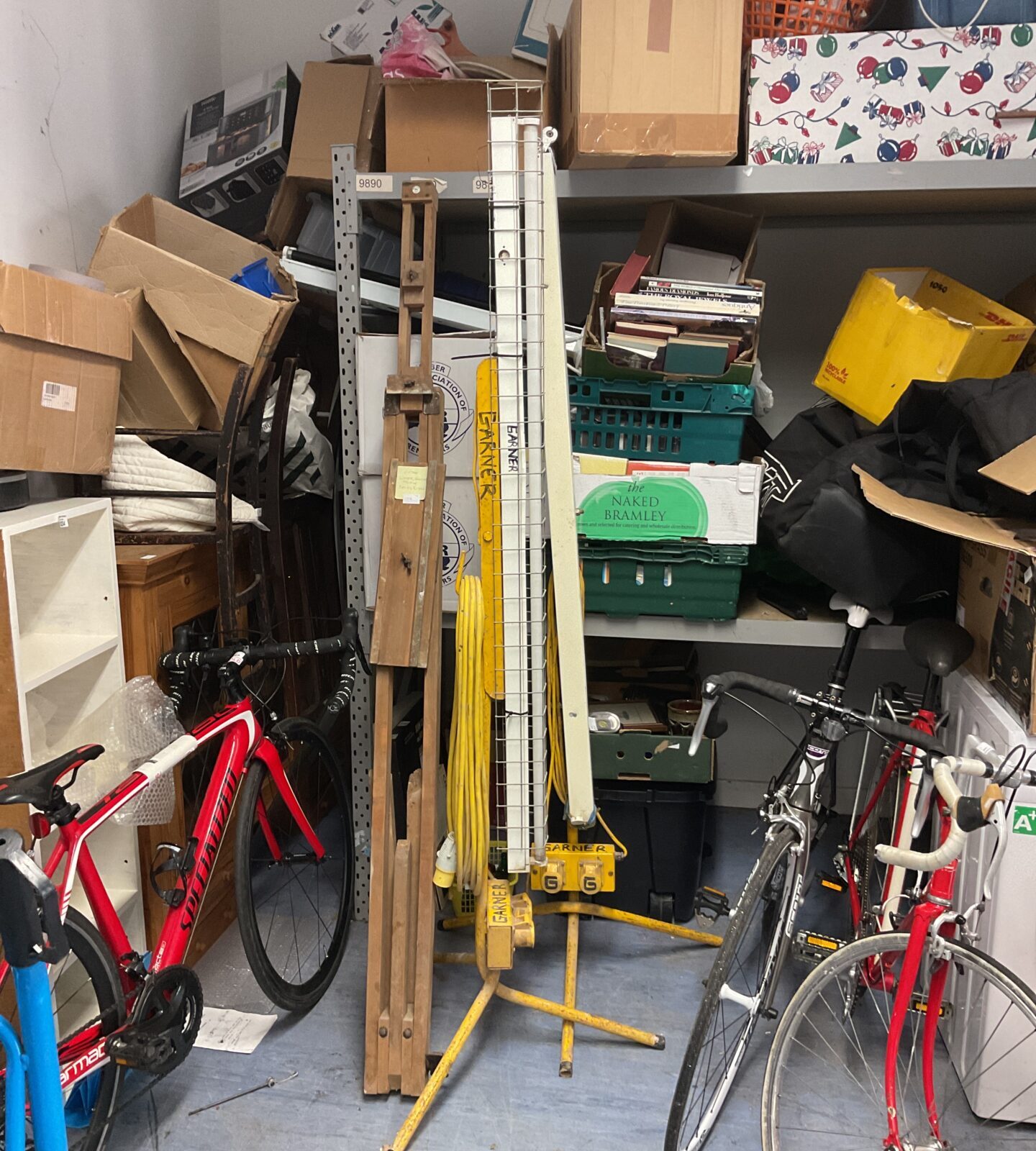 Two 110v site lights