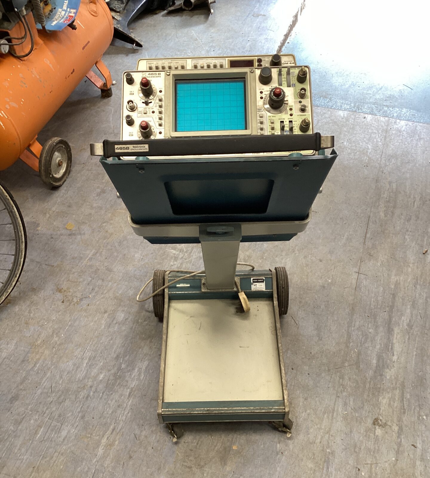 465B oscilloscope for spares & repairs untested