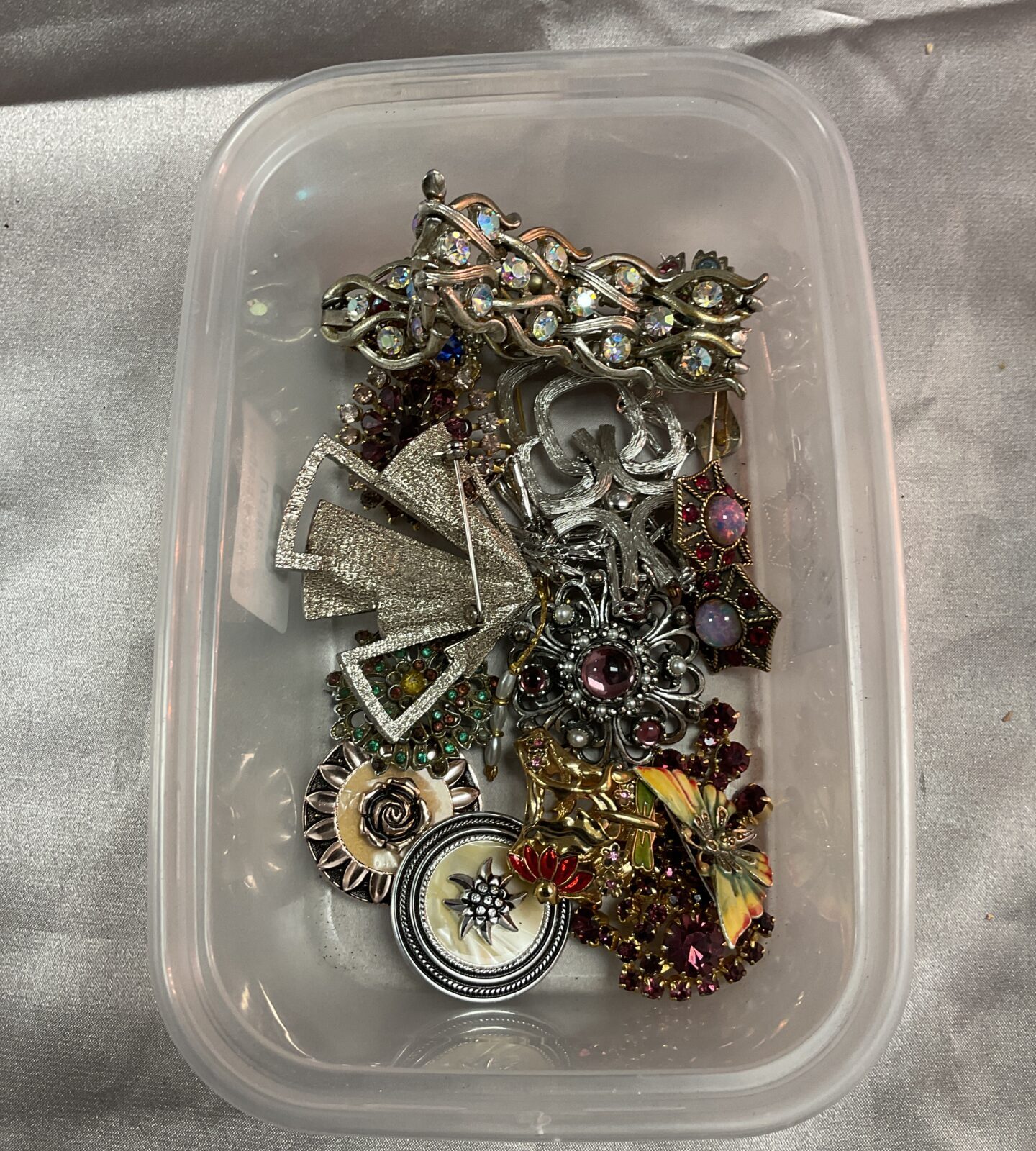 Tray of assorted costume Jewellery