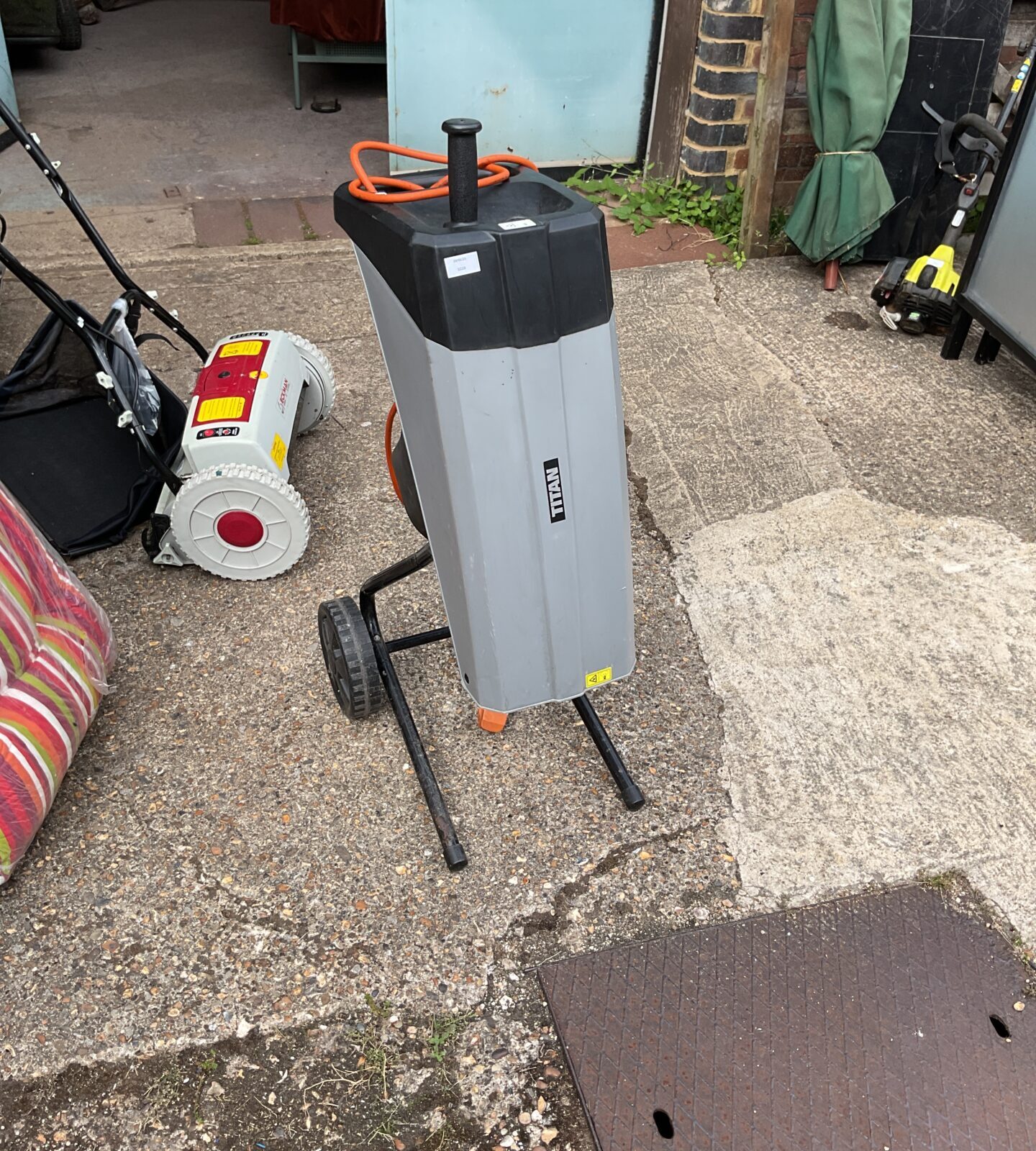 Titan garden shredder