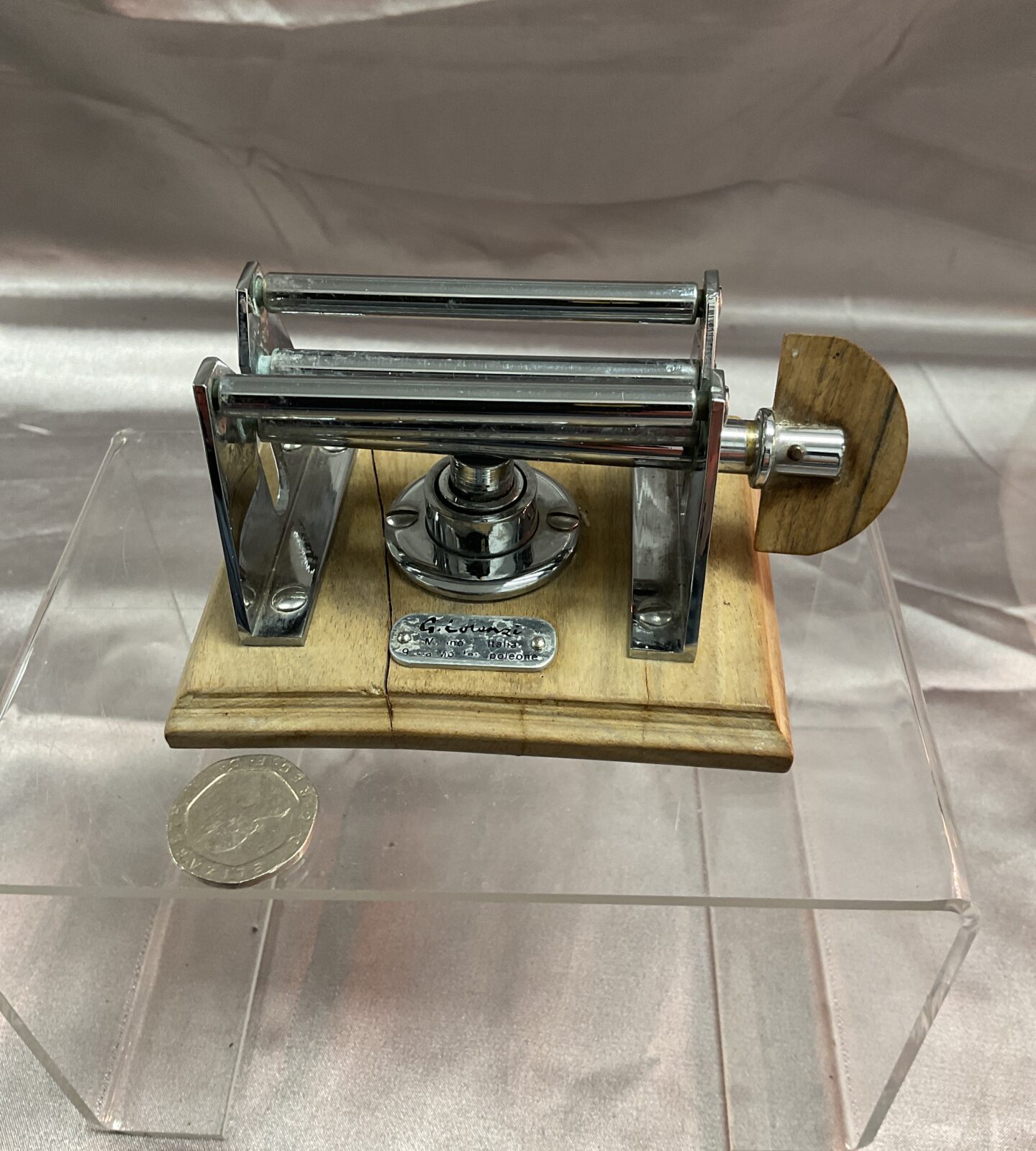 Vintage Italian toothpaste tube squeezer