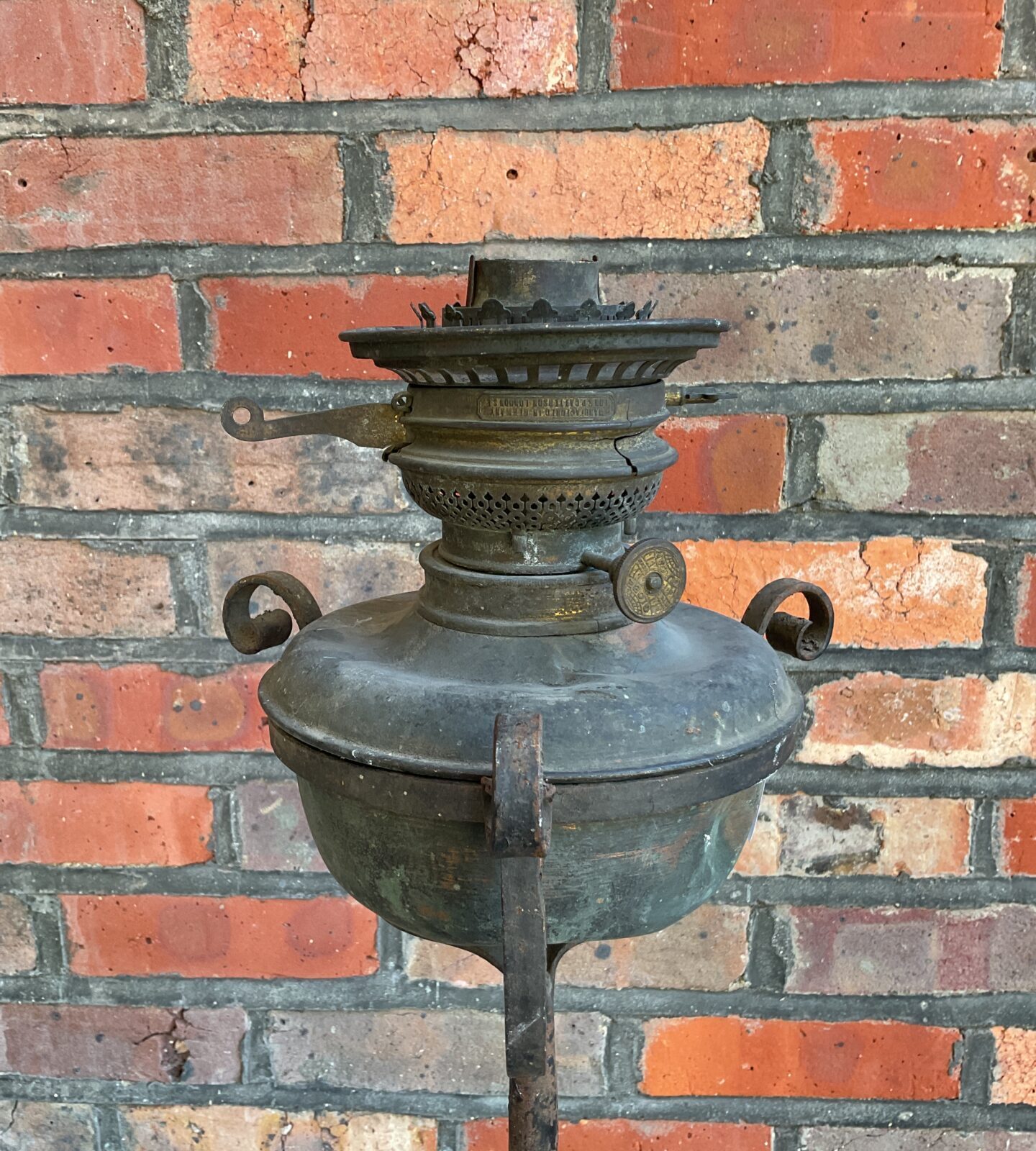 Vintage globe vulcan german made oil lamp on wrought iron stand - Image 2