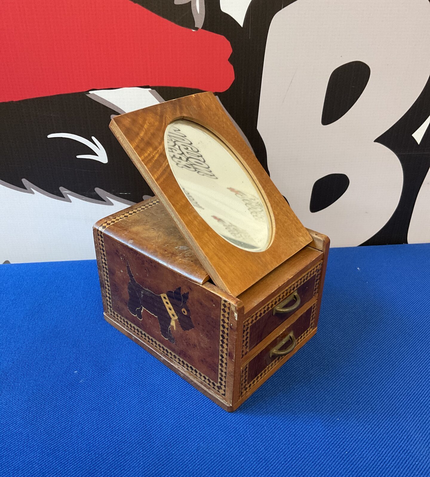 Small burwood jewellery box nlaid with scottie dogs