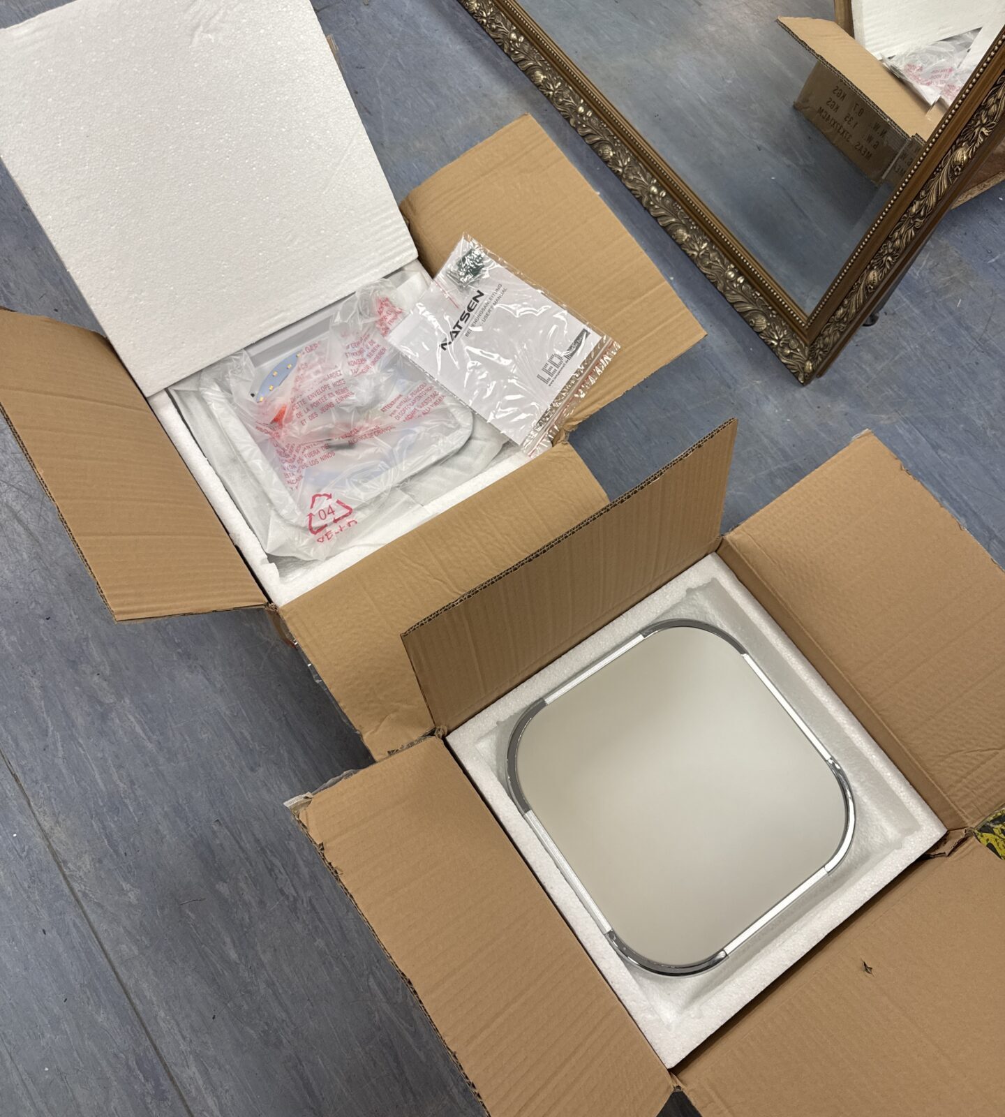 Natsen LED ceiling light - new in box with shade