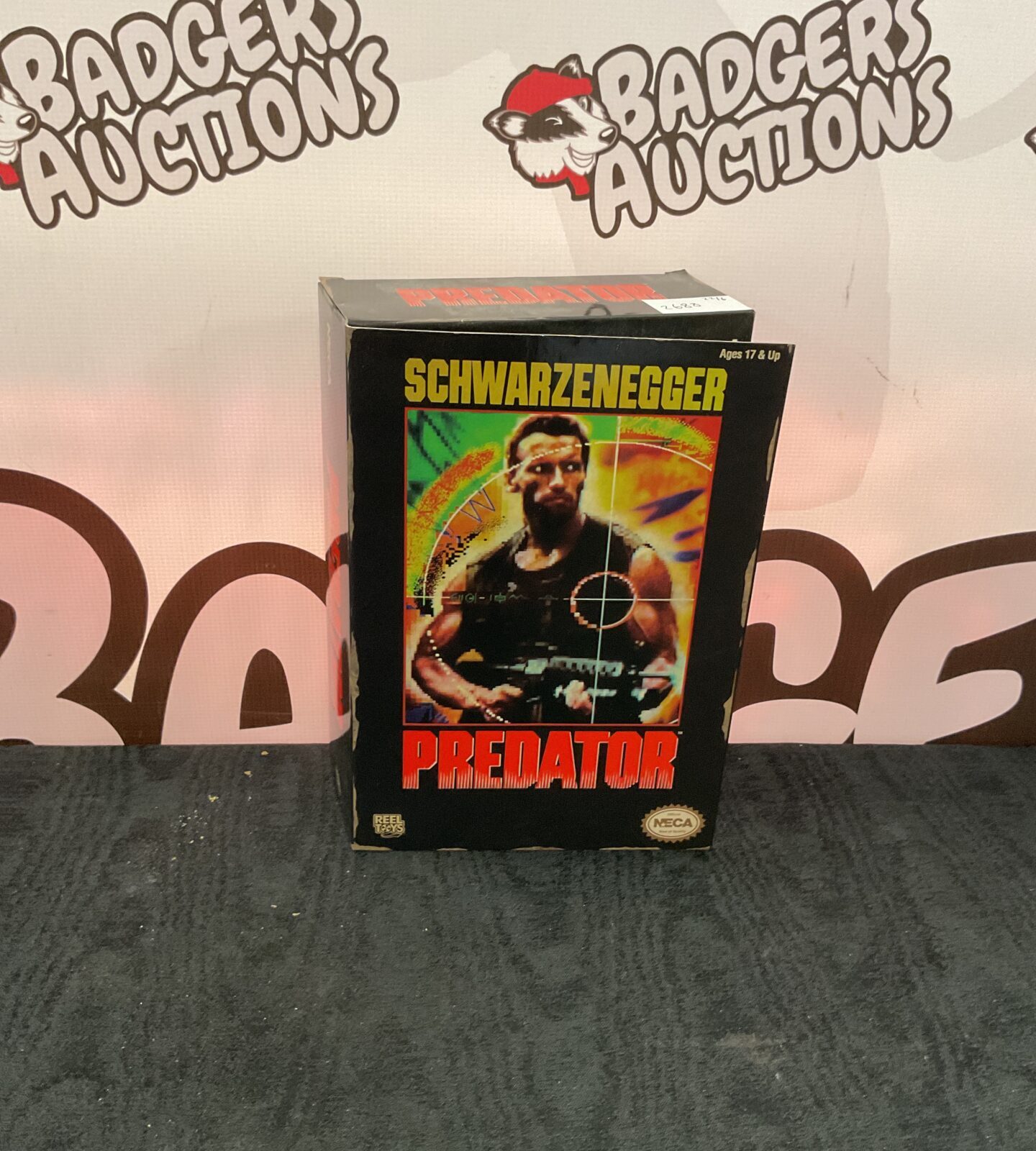 Neca reel toys predator boxed figurine