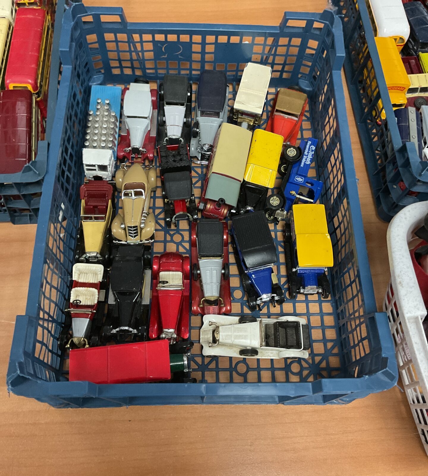 Tray of mixed diecast models inc matchbox