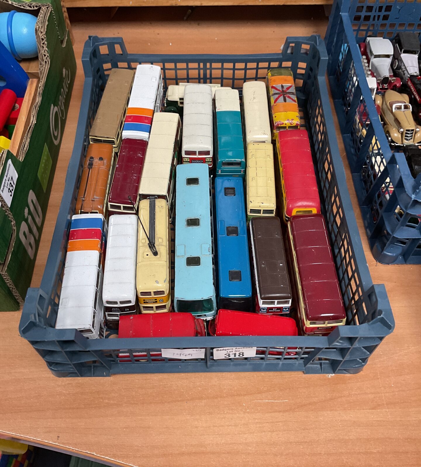 Tray of mixed diecast busses inc corgi