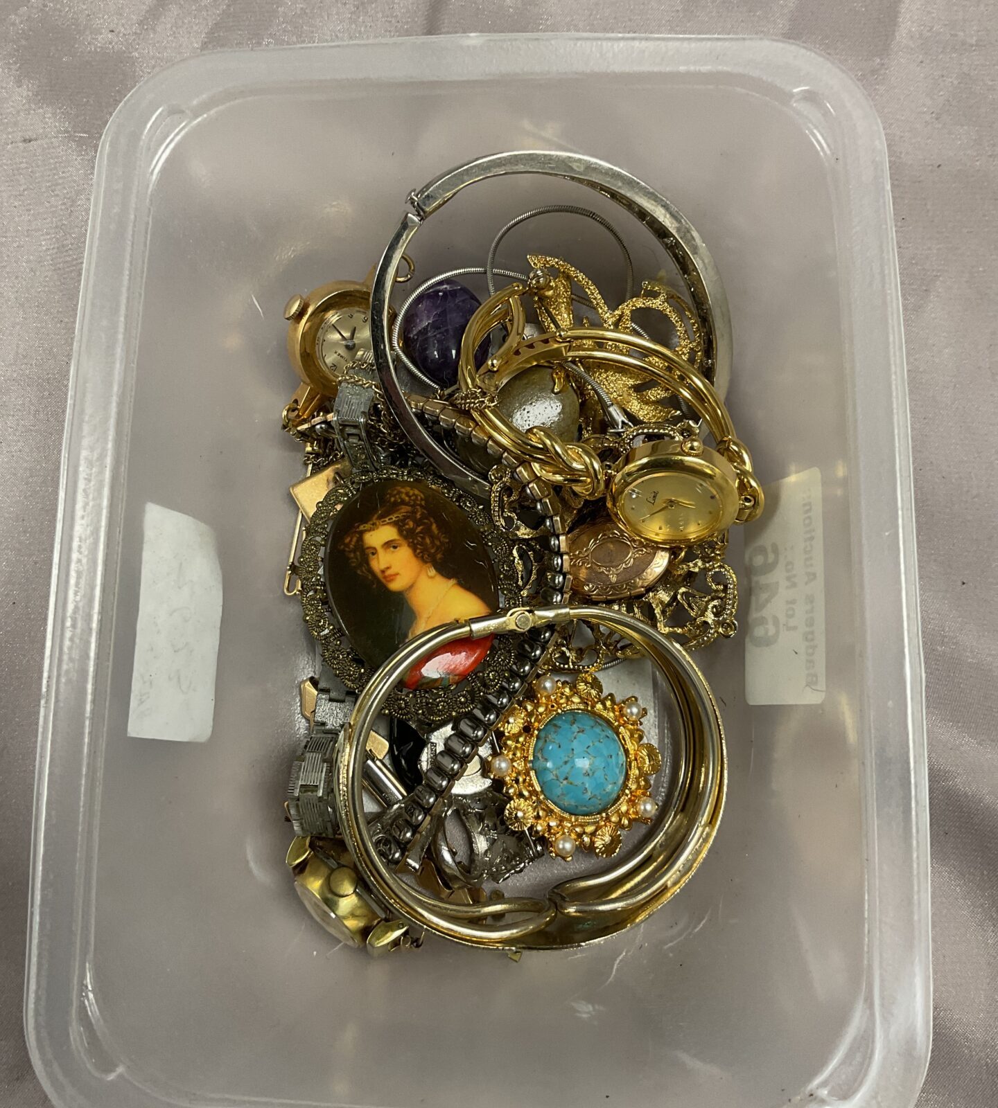 Tray costume jewellery
