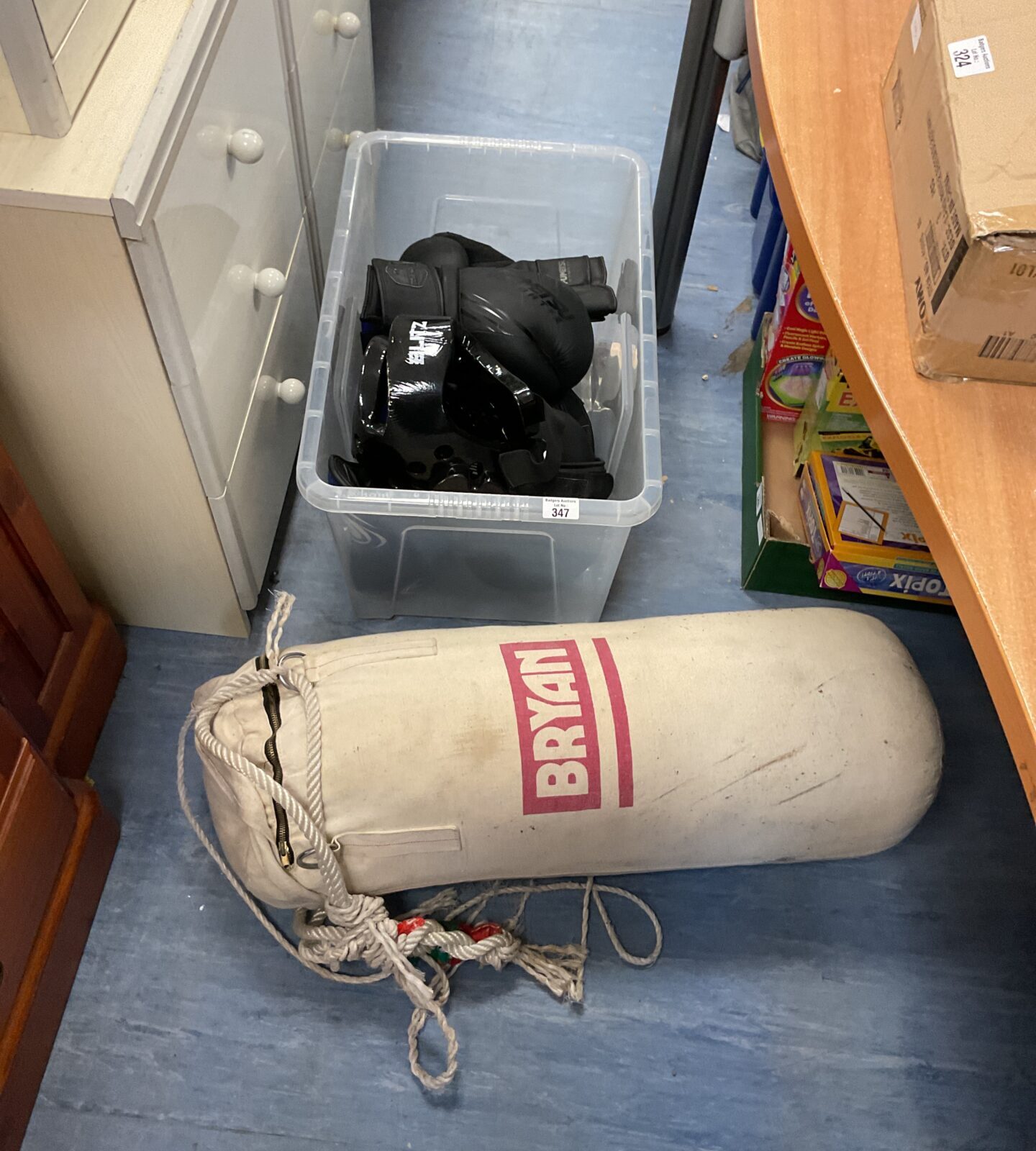 Box of mixed boxing gear inc gloves, pads and bryan bag