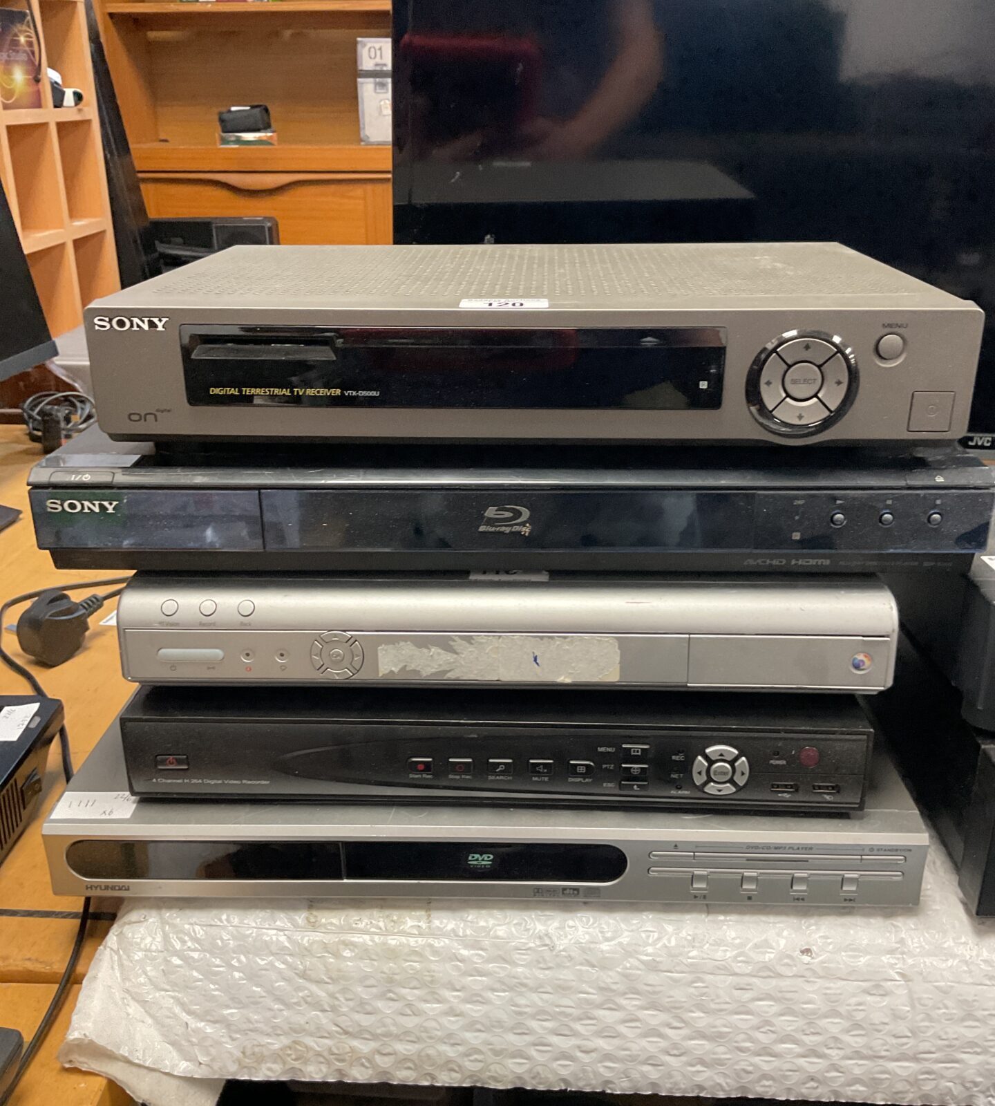 Five dvd, bluray & satellite tv boxes including sony & hyundai