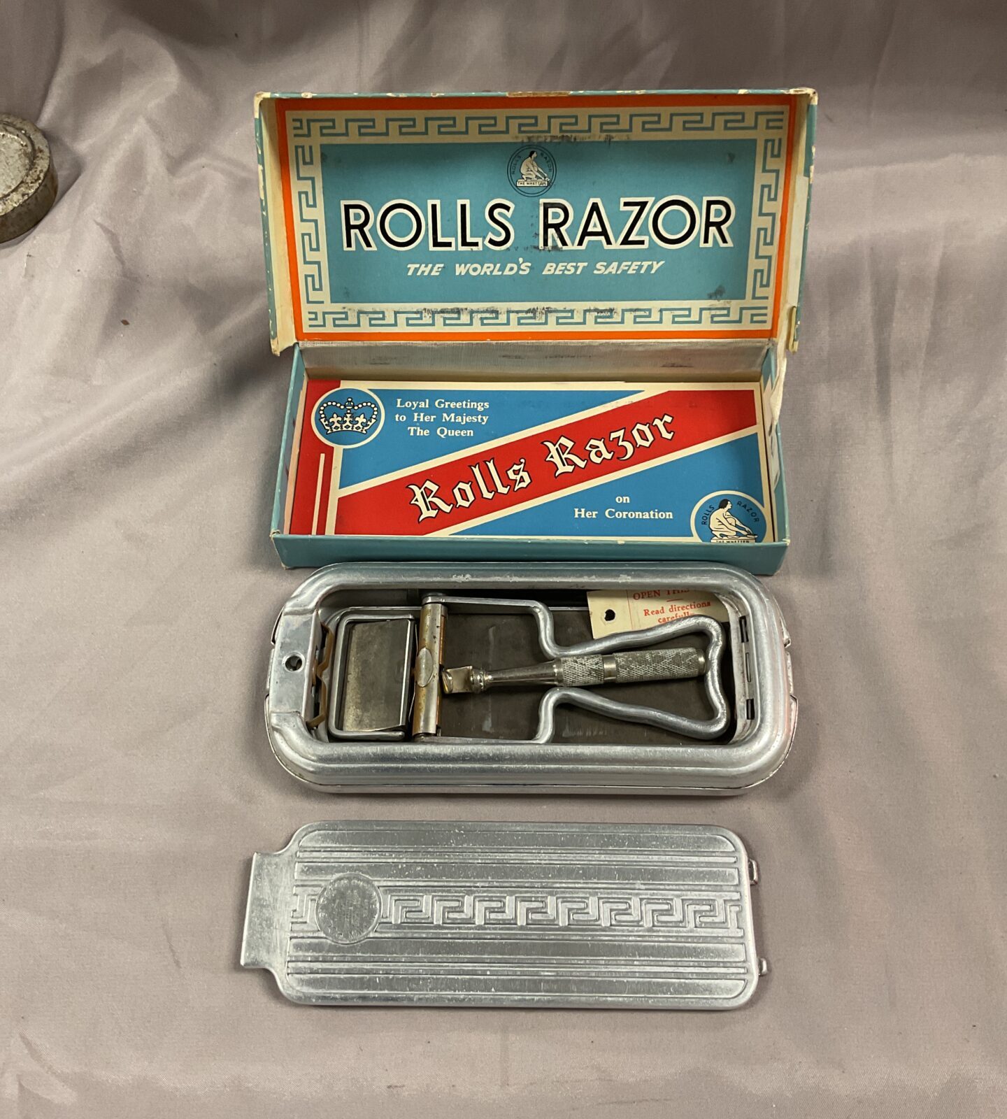 Vintage rolls razor in original box