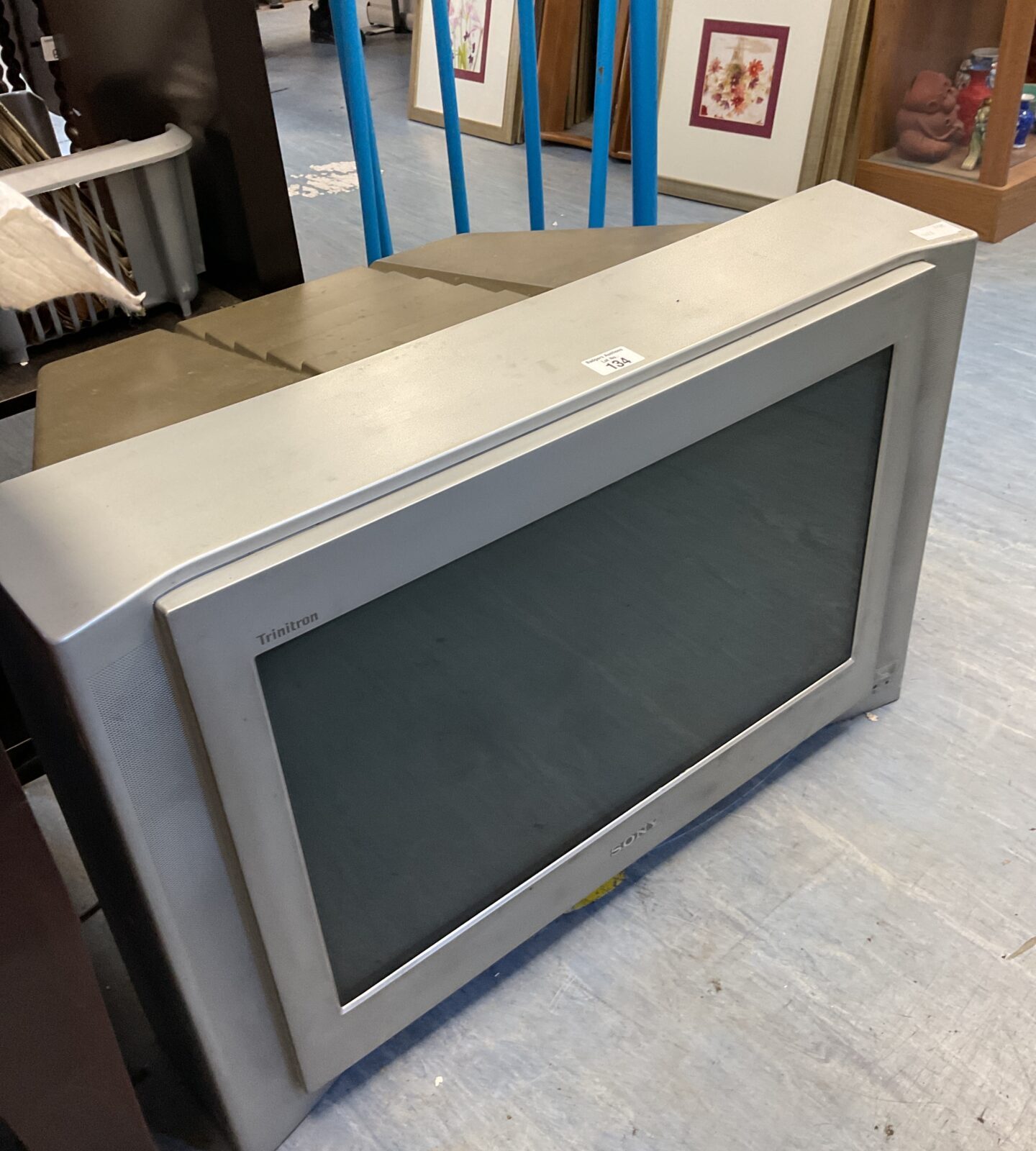Large sony trinitron crt tv working